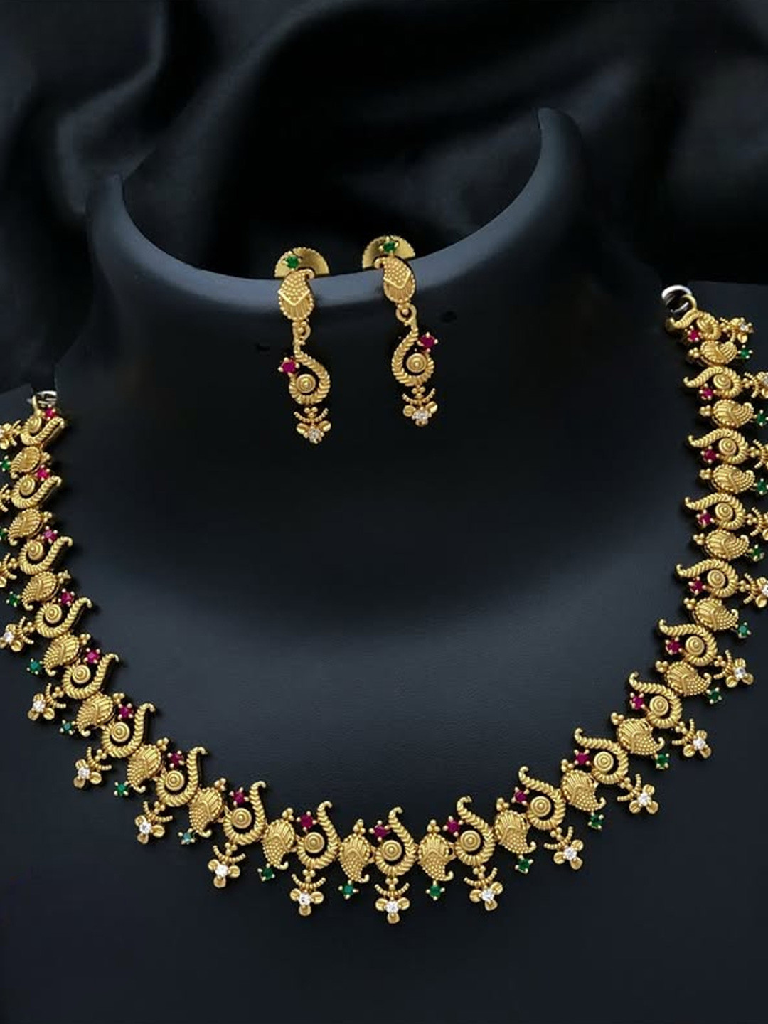 Rujve Jewellery Gold-Plated Artificial Stone-Studded Jewellery Set