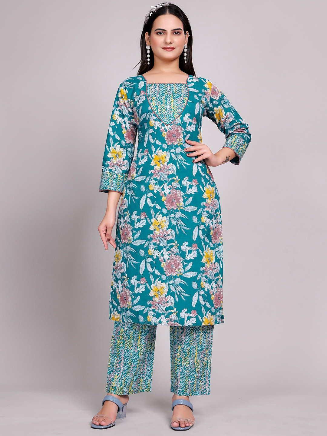 NAY Women Floral Printed Regular Pure Cotton Kurta with Pyjamas