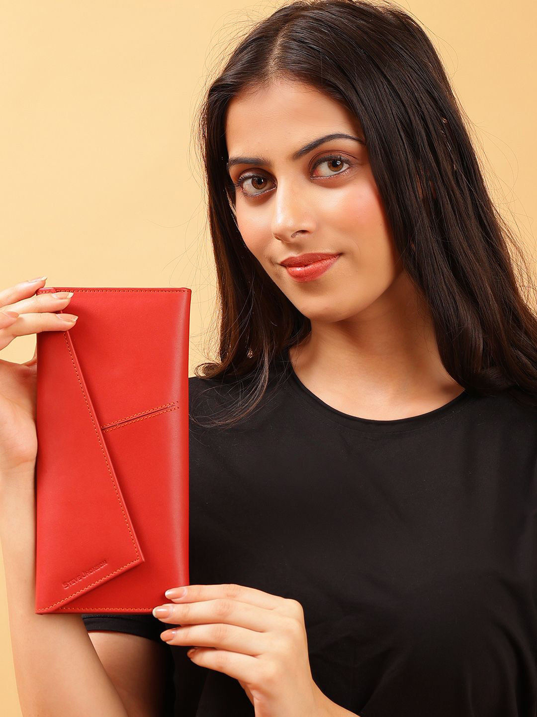 Steve Jhonson Women Zip Detail Leather Passport Holder