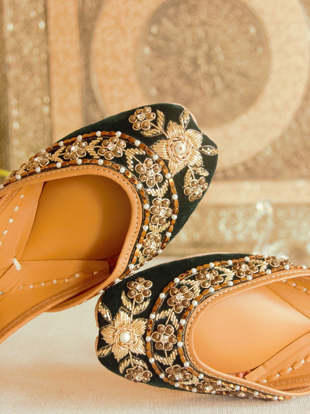 Amaryllis for her Women Green Colored Round Toe Leather Mojaris flats