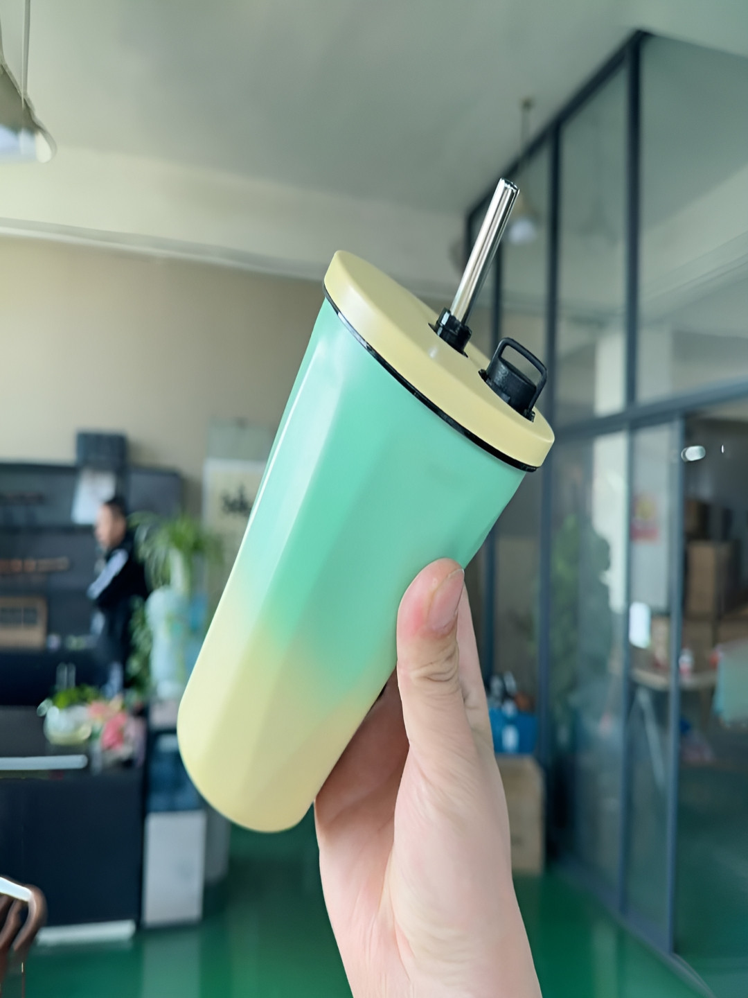 YELONA Green Colourblocked Stainless Steel Double Wall Vacuum Tumbler - 550ml