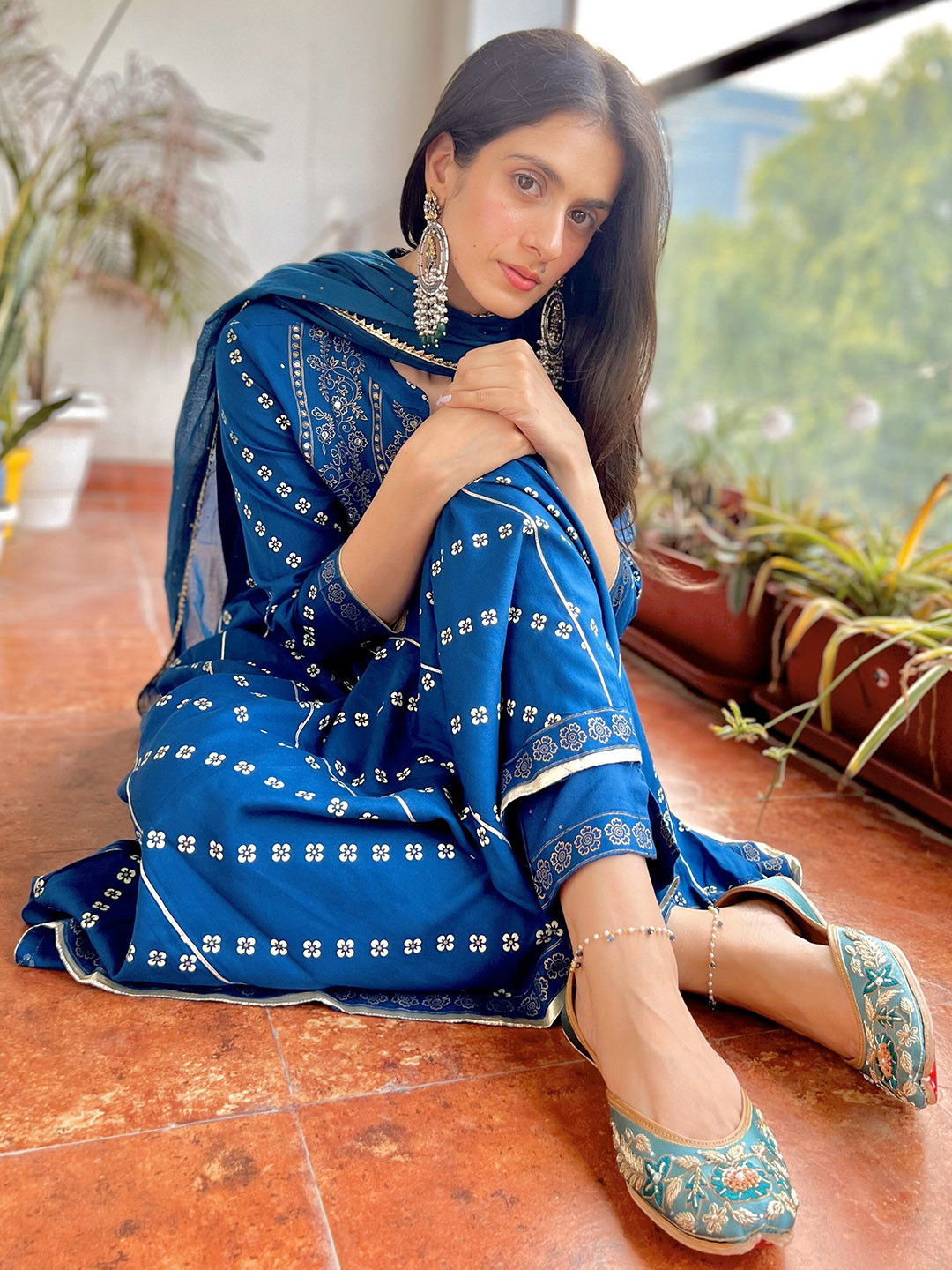 Amaryllis for her Women Women Blue-Coloured Printed Embellished Ethnic Mojaris Flats