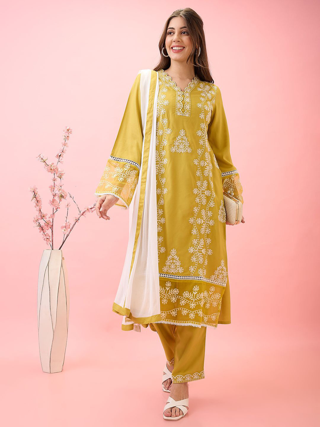 Globus Scalloped V-Neck Lace Insert Bell Sleeves Embroidered Festive Kurta & Pants Set