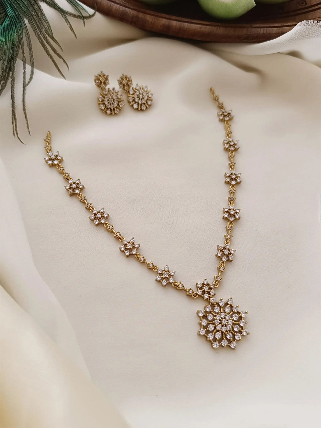 Rujve Jewellery Gold-Plated Artificial Stone Studded Jewellery Set