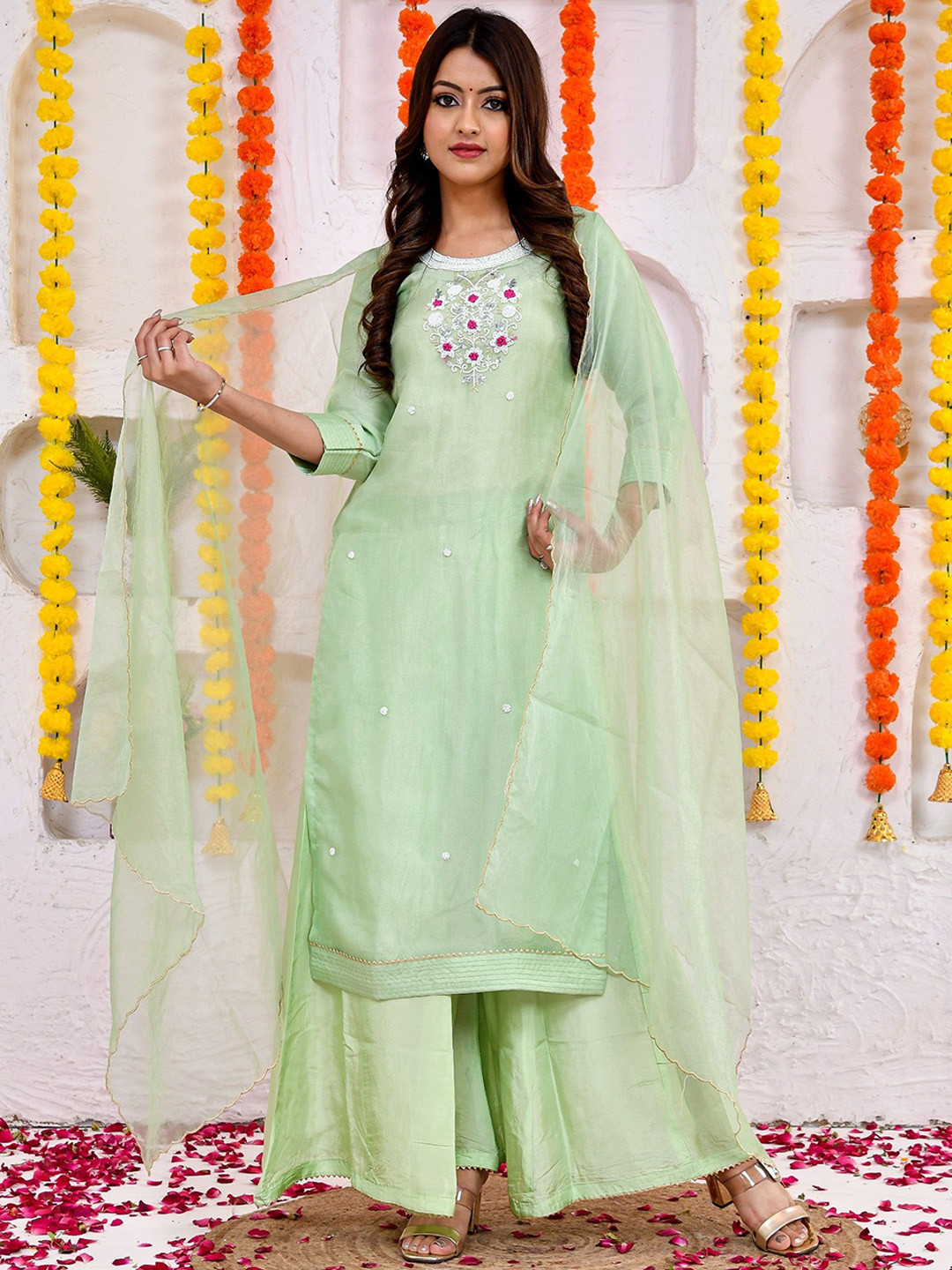 DRESENCE Women Ethnic Motifs Embroidered Regular Thread Work Kurta with Sharara & With Dupatta