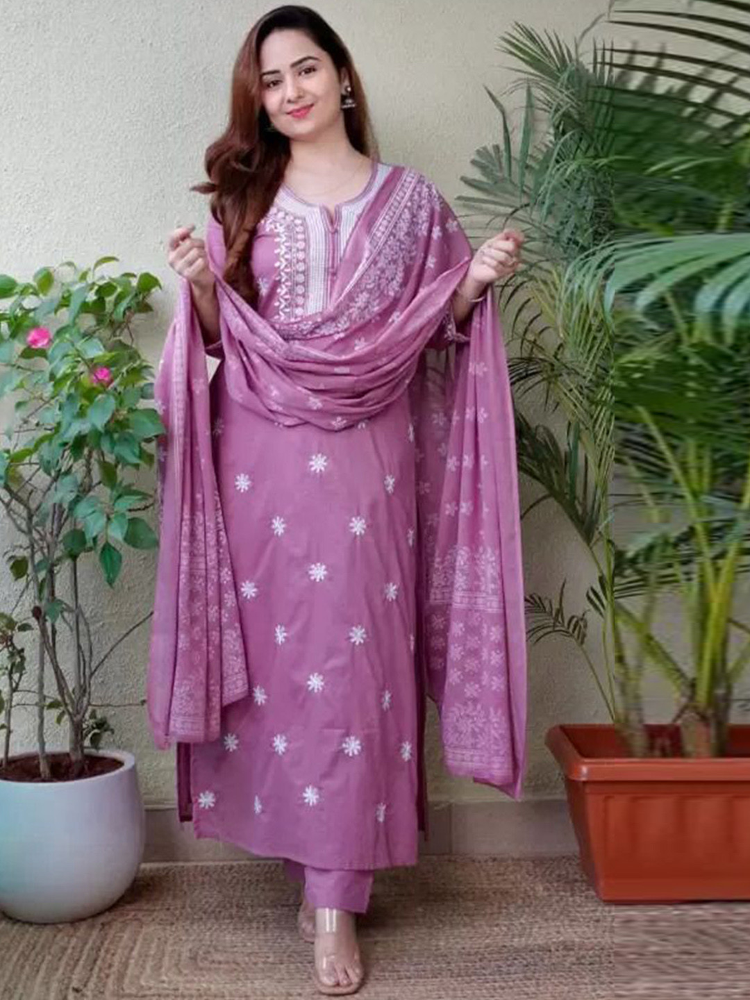 Piludi Women Floral Embroidered Regular Chikankari Kurta with Trousers & With Dupatta