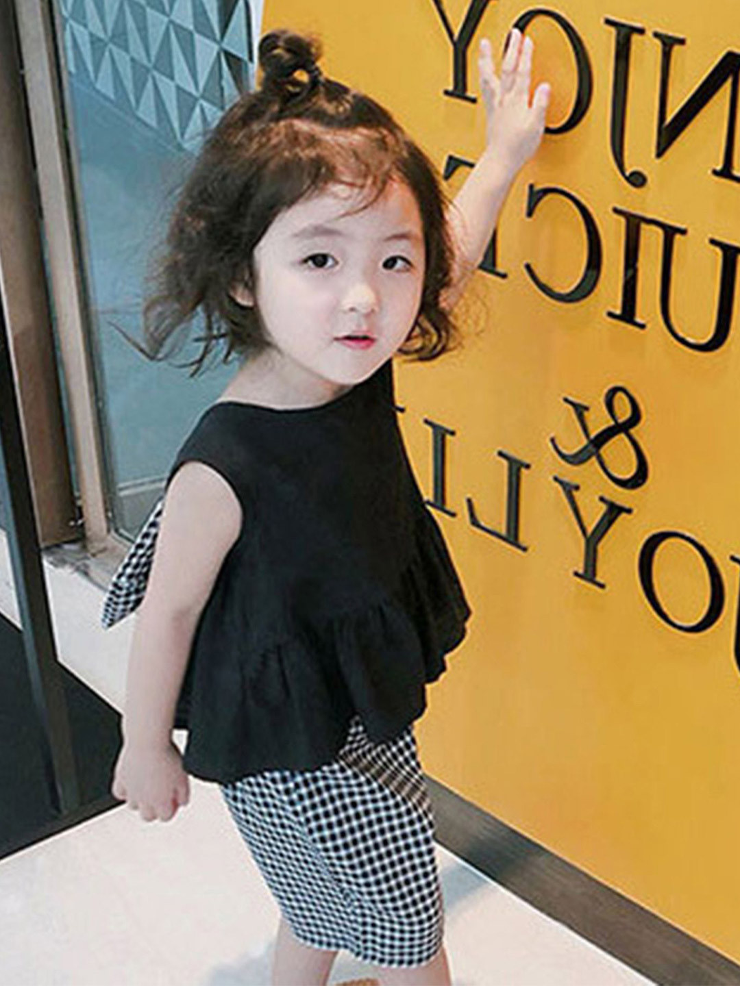 LULU & SKY Girls Top with Capris