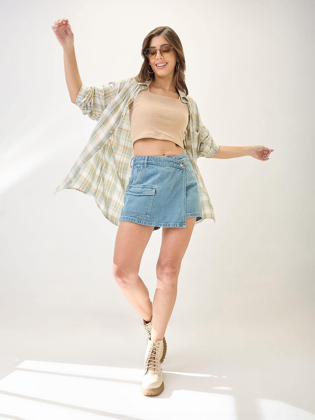 Globus Slim Fit Mid-Rise Front Pocket Denim Skorts