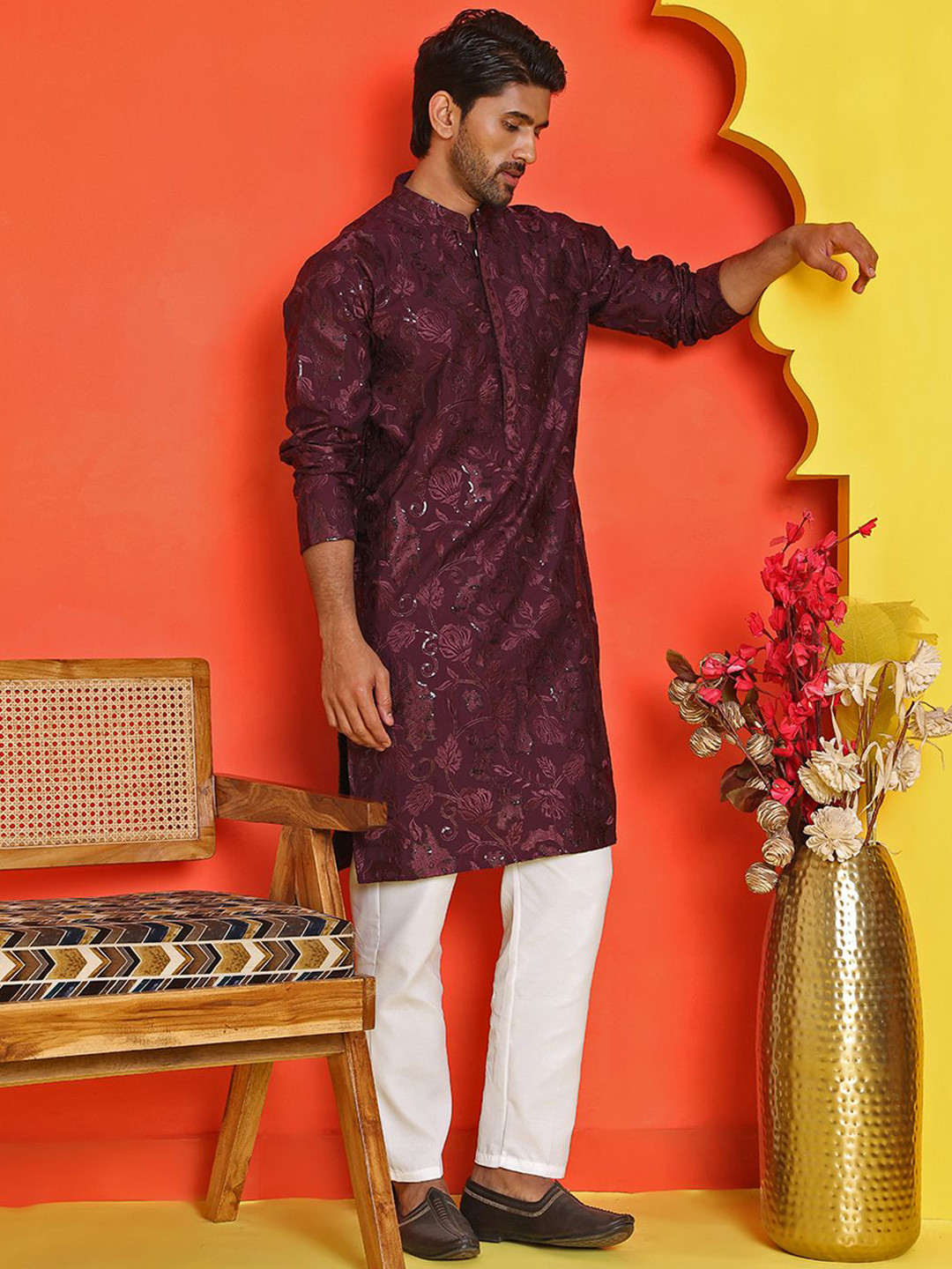 Jompers Men Floral Embroidered Regular Chikankari Kurta with Pyjamas