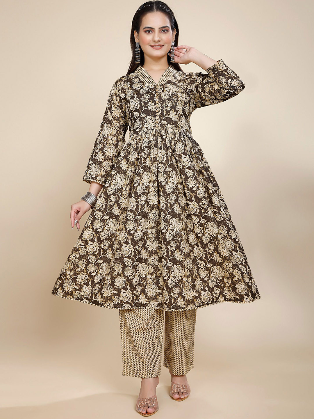 NAY Women Floral Printed Regular Pure Cotton Kurta with Pyjamas
