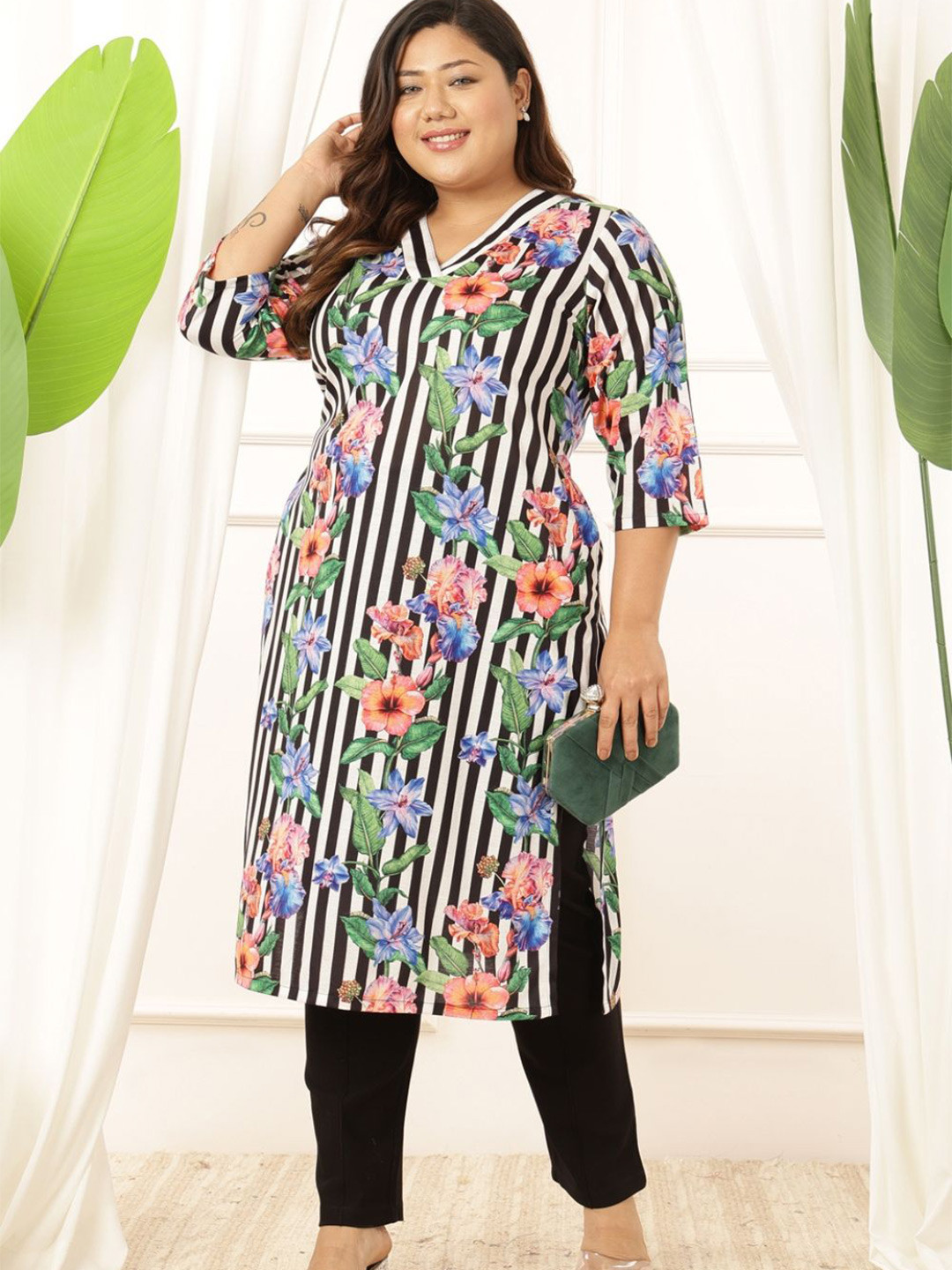 Amydus Women Printed Thread Work Kurta