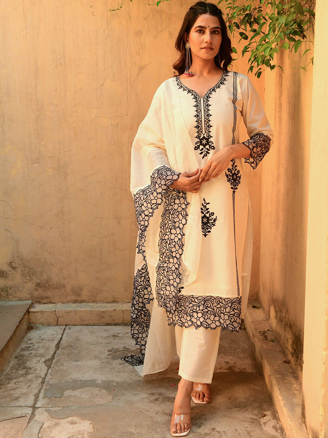 SHILPI HANDICRAFTS Women Embroidered Regular Pure Cotton Kurta with Palazzos & With Dupatta
