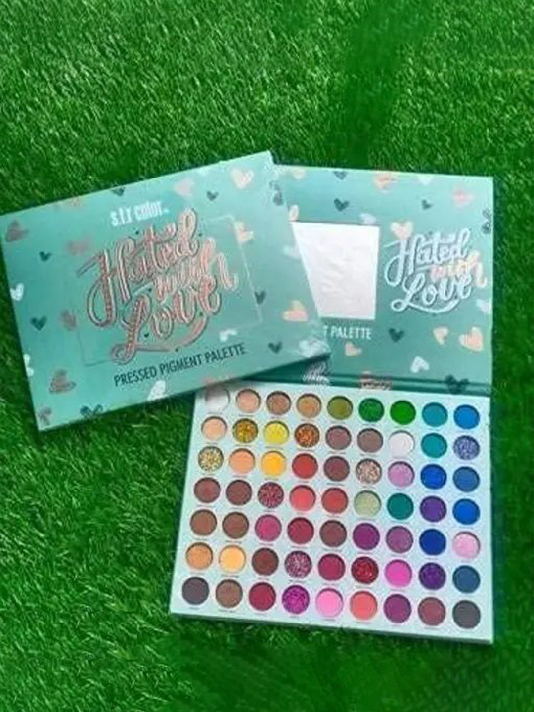 Cosmo Vibes Hated With Love Shimmery Finish Pressed Pigment Eyeshadow Palette - 100 g