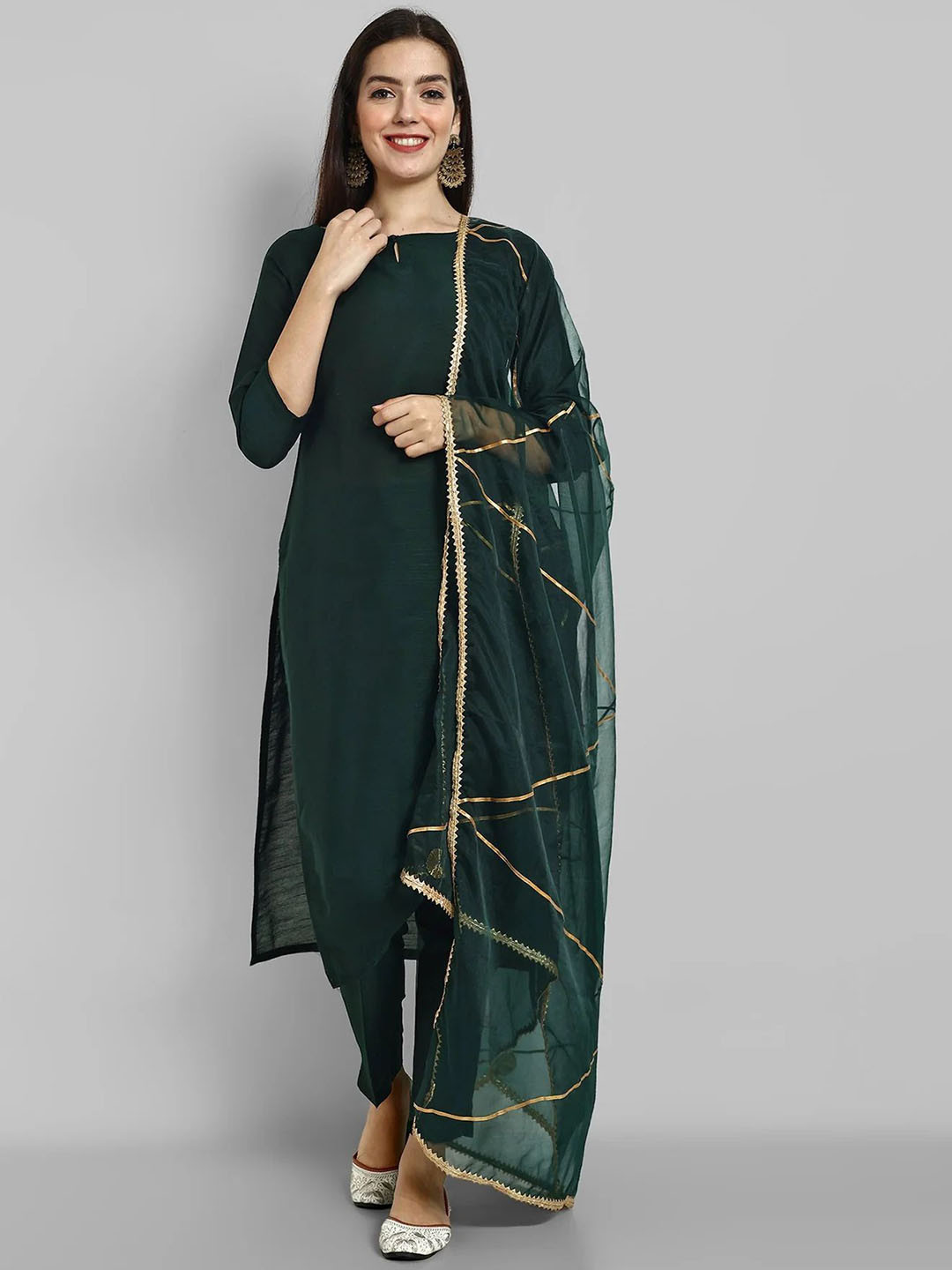 Mera Rang g Boat Neck Straight Kurta With Trousers And Dupatta