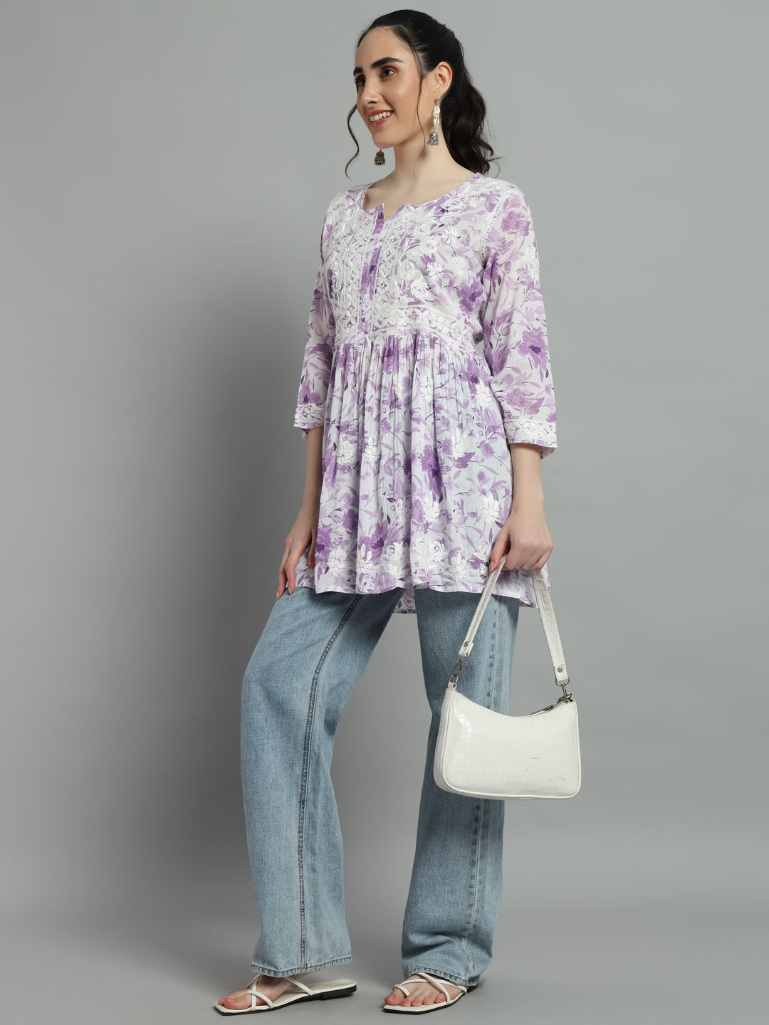 Fashionable Chikan Handikraft Floral Embroidered Chikankari Pure Cotton Chikankari Anarkali Kurti