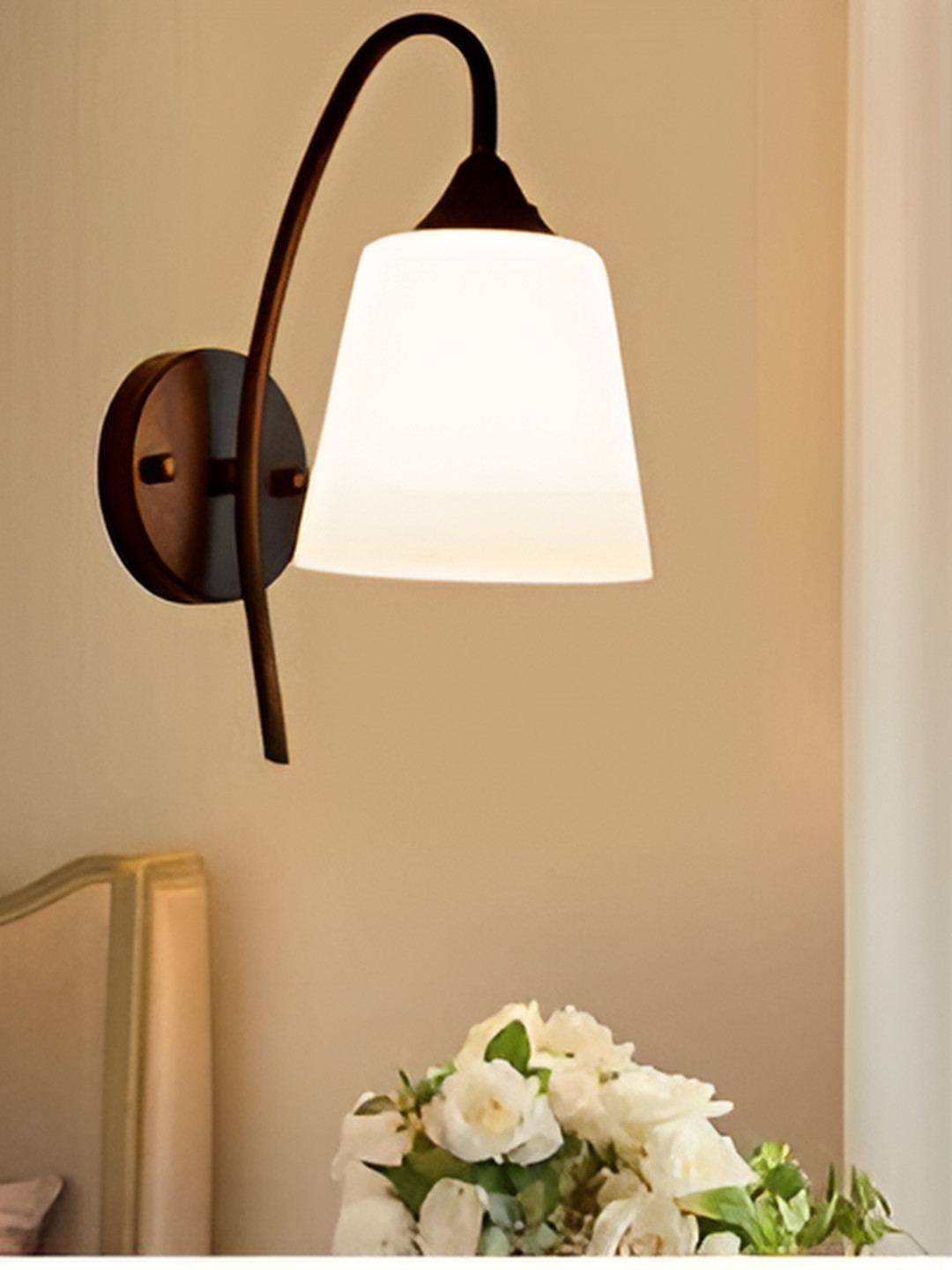 GAUVIK Black & Cream-Coloured Metal Wall Lamp
