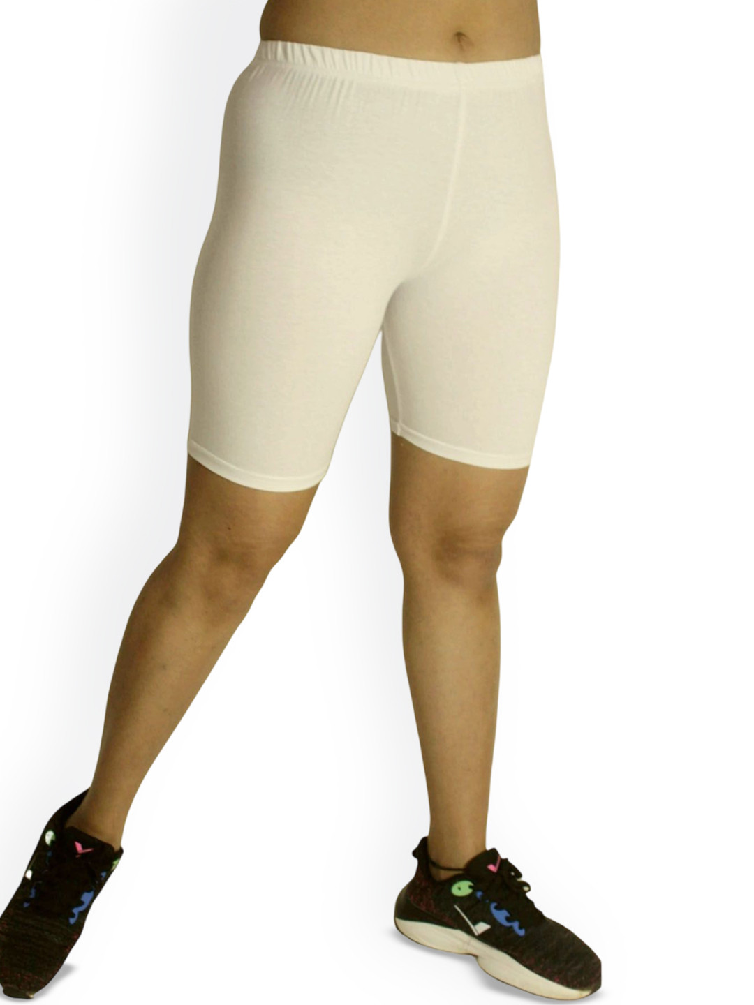 Off White Solid Regular Fit Sports Shorts