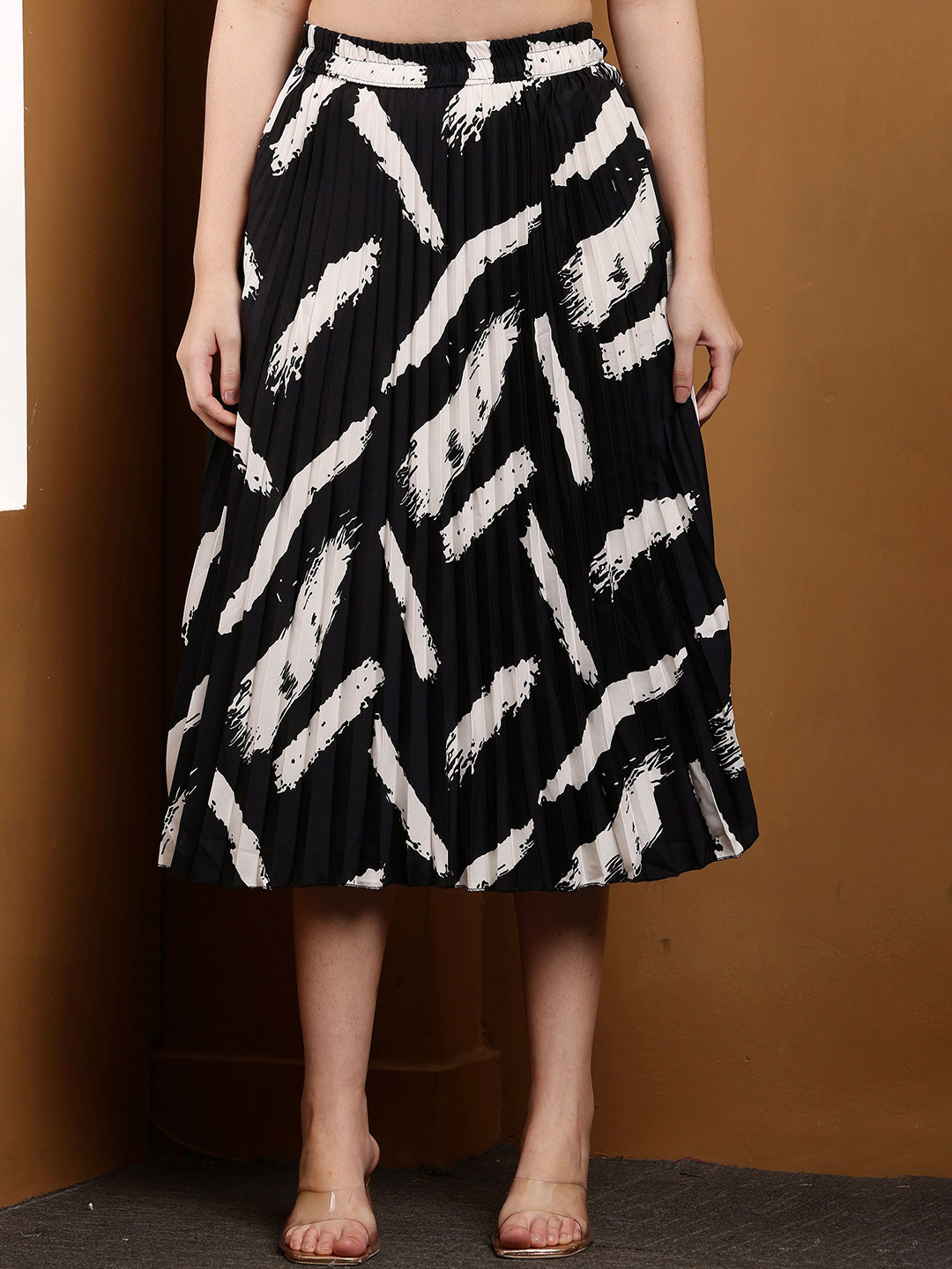 ENTRY LEVEL Printed A-Line Midi Skirt