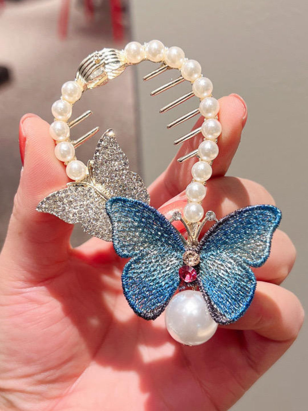 CareDone Women Beaded Claw Clip