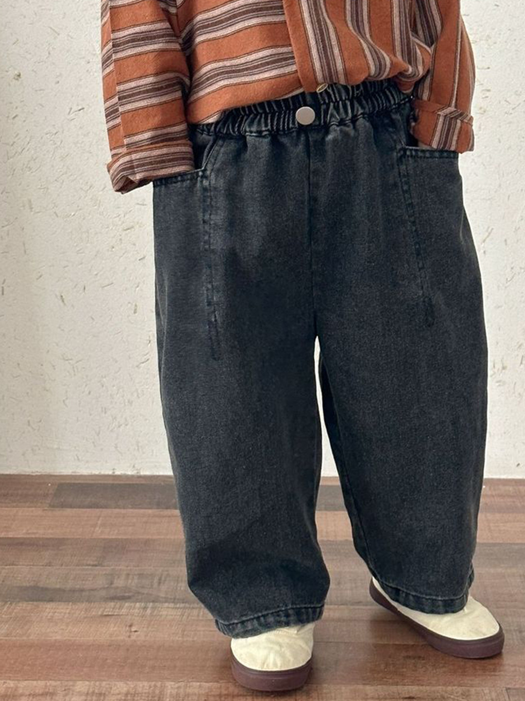 LULU & SKY Unisex Kids Straight Fit Mildly Distressed Jeans