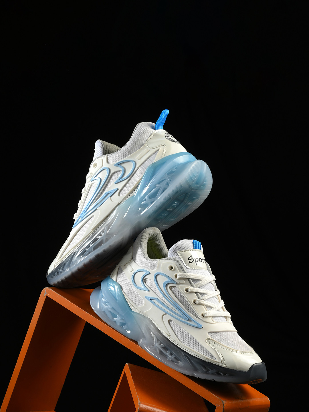 Corsac Men Colourblocked Lace-Ups Sneakers