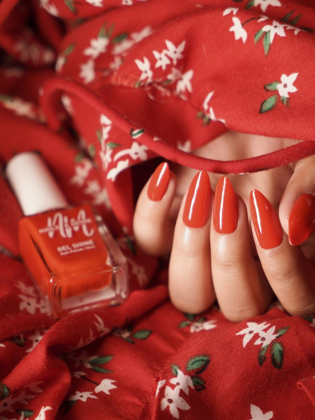 nails & more Gel Shine Argan Oil Glossy Long-Wearing Nail Polish - 10ml Dark Red 17