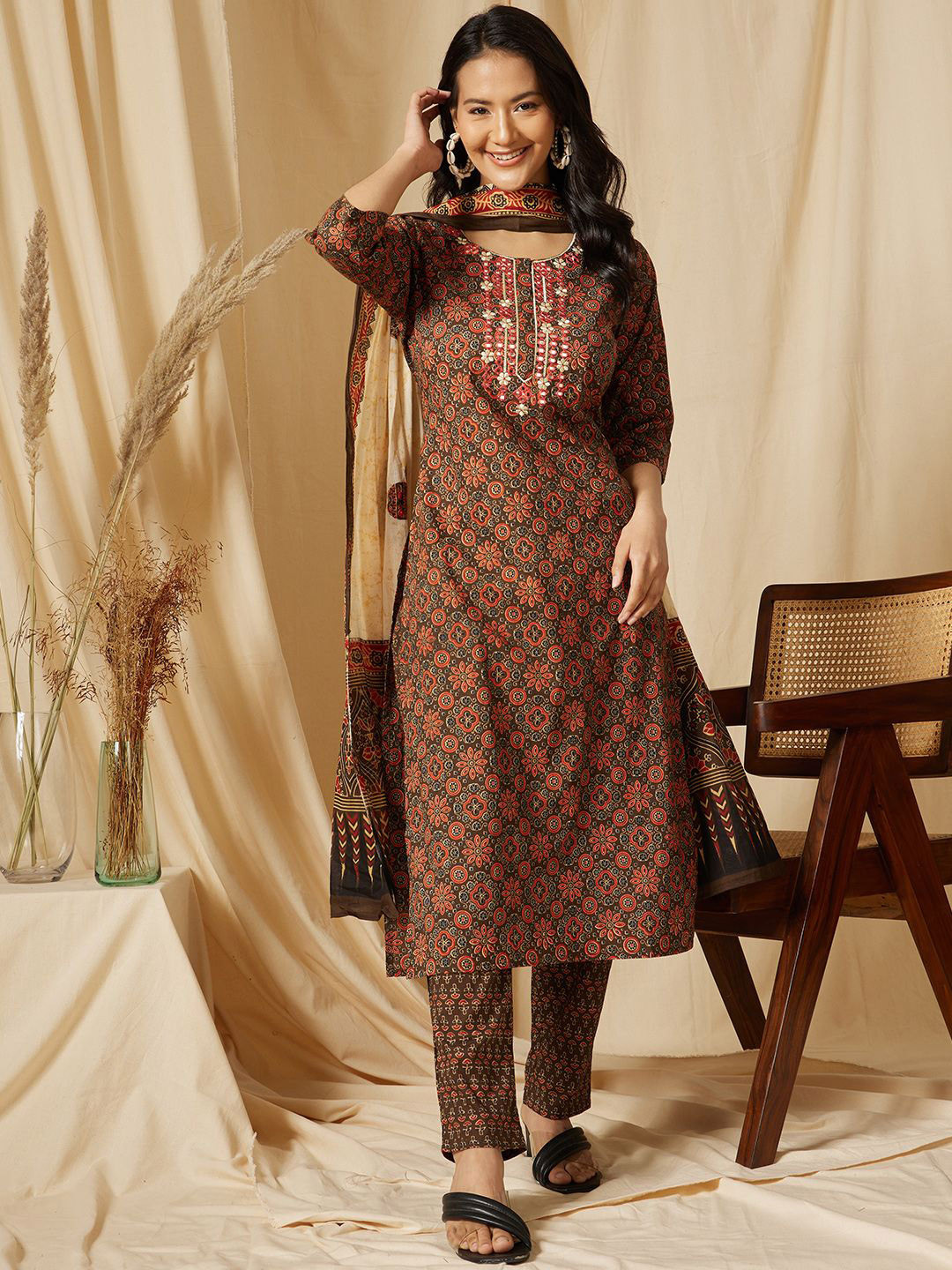 Ginni Arora Label Women Floral Printed Regular Mirror Work Pure Cotton Kurta with Trousers & With Dupatta