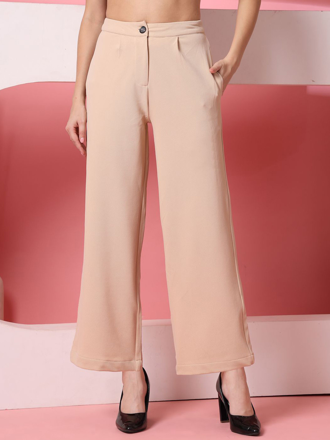 Chemistry Women Relaxed Pleated Trousers