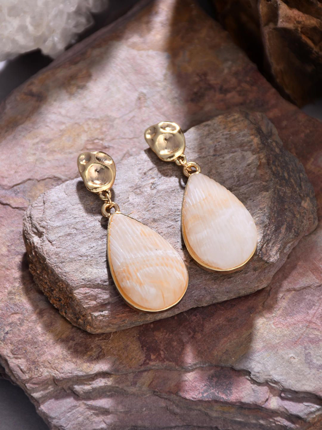 Reenisaa Contemporary Drop Earrings