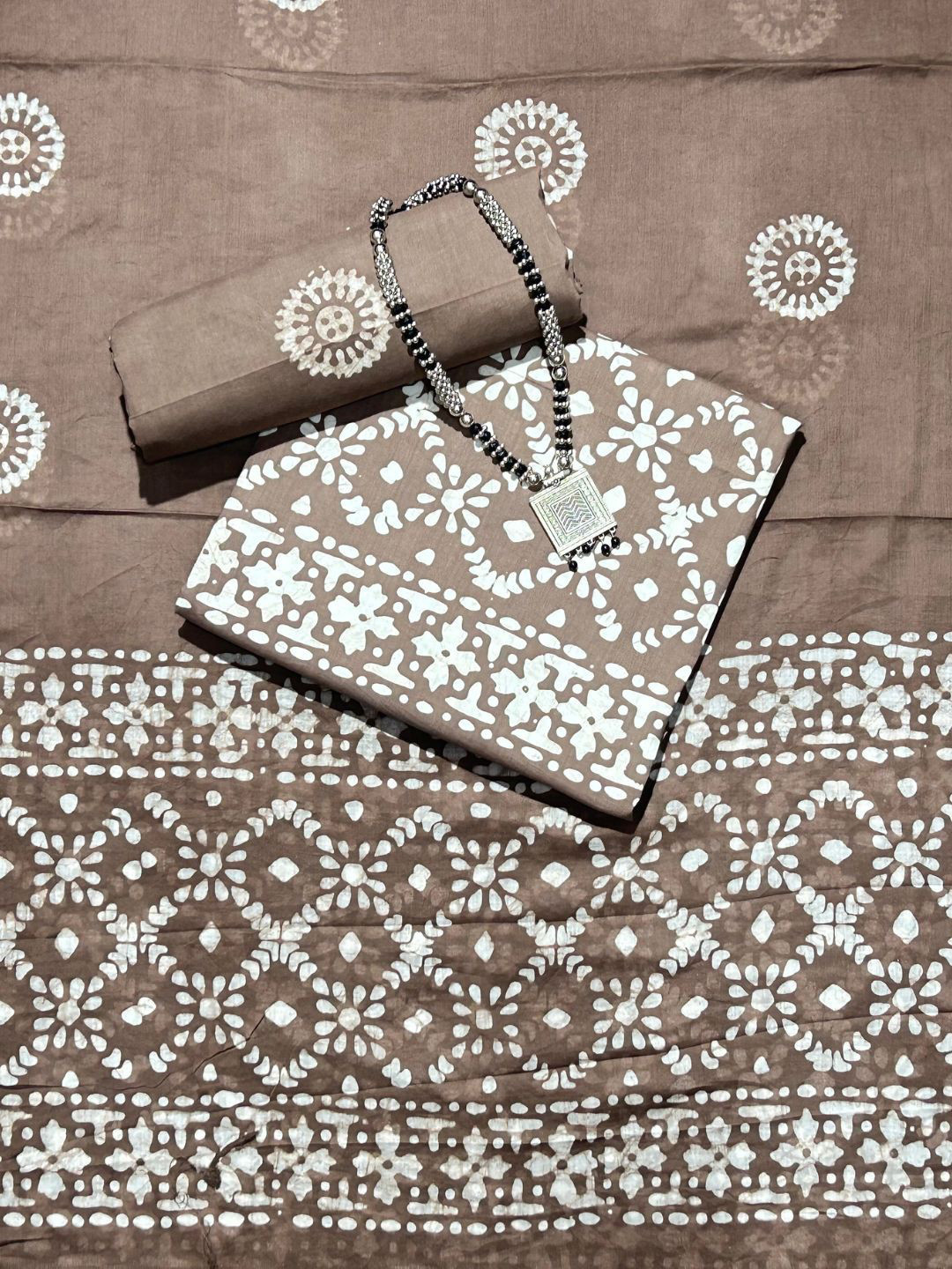 Farooq Dyeing Printed Pure Cotton Unstitched Dress Material