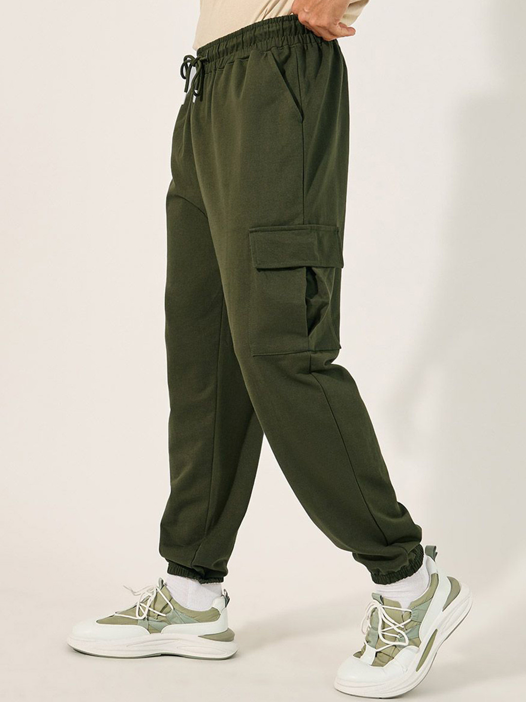 Styli Men Mid Rise Oversize Fit Cargo Joggers