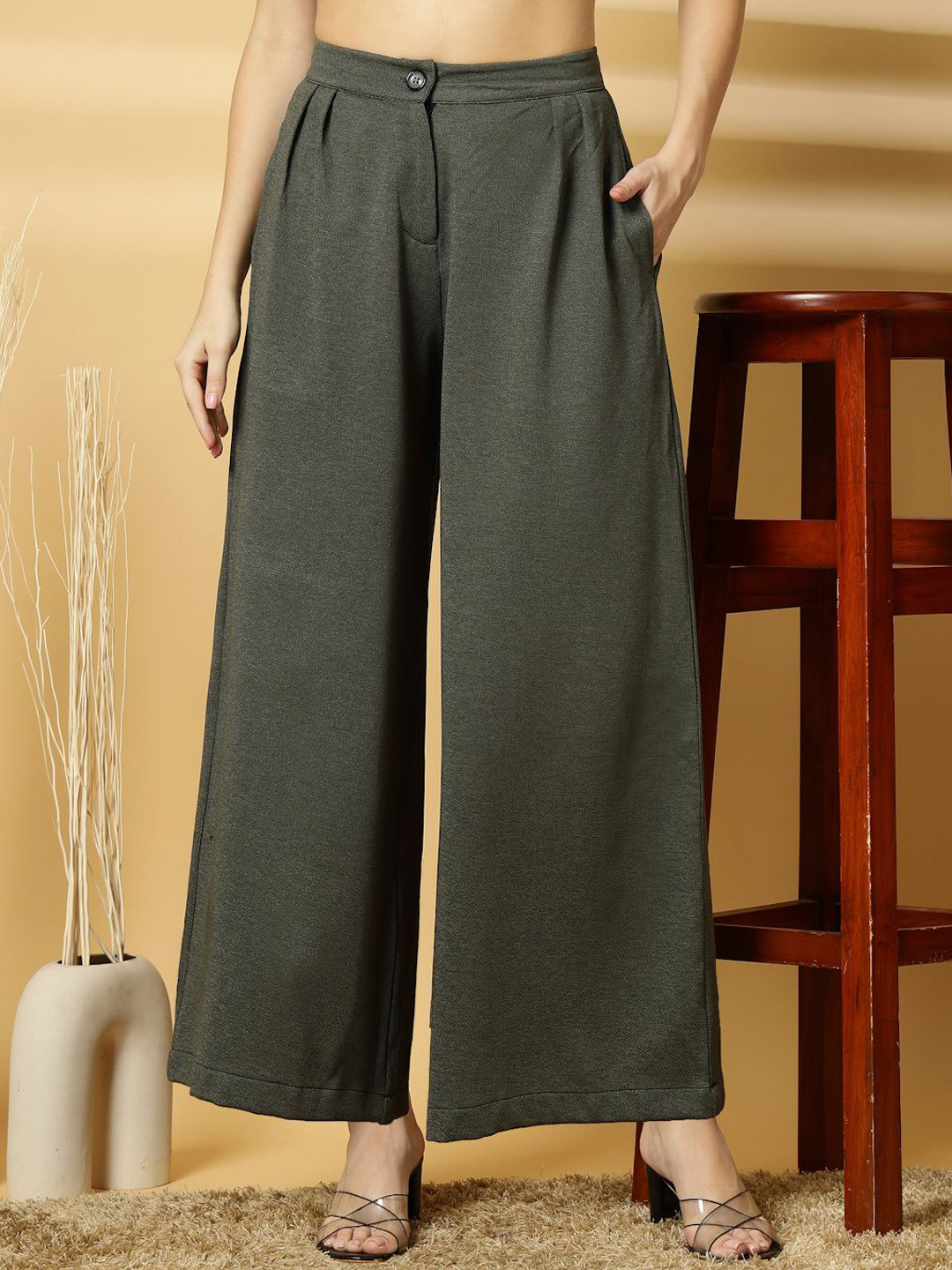 Chemistry Women Relaxed Pleated Trousers