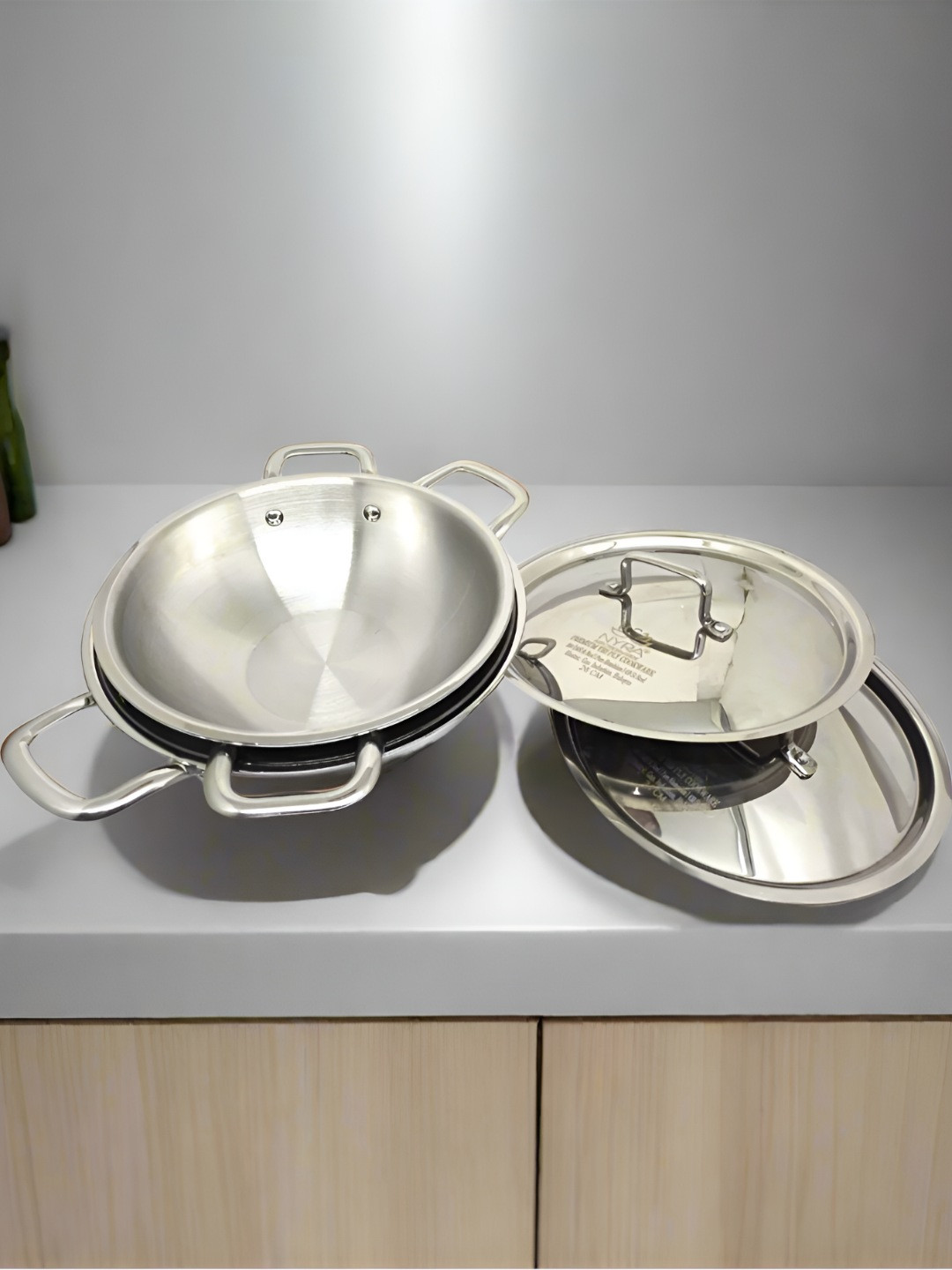 Nyra Kitchenware Silver-Toned 2 Pieces Stainless Steel Serving Kadhai With Lid 3L