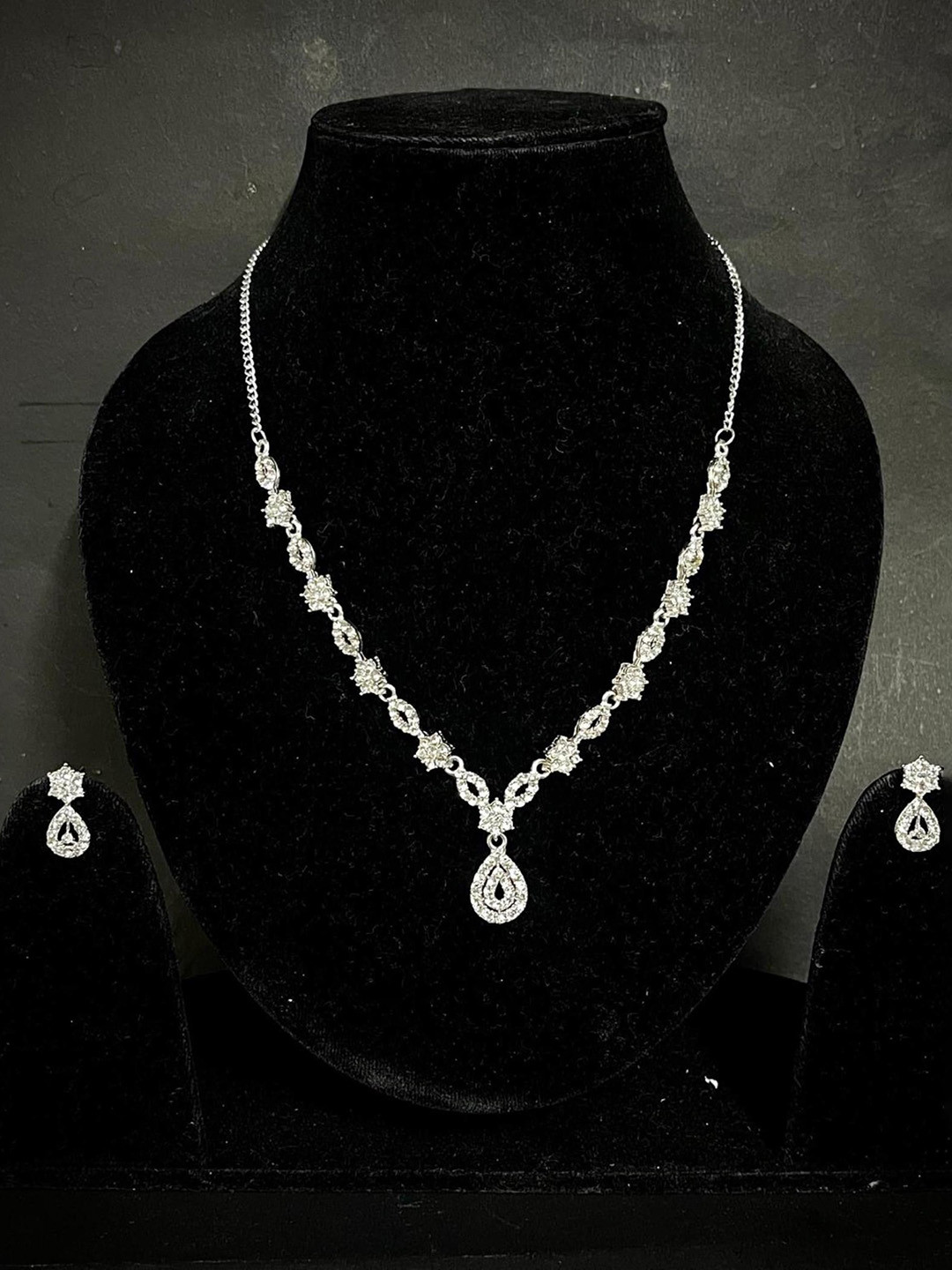 TANLOOMS Silver-Plated Artificial Stones Studded Jewellery Set