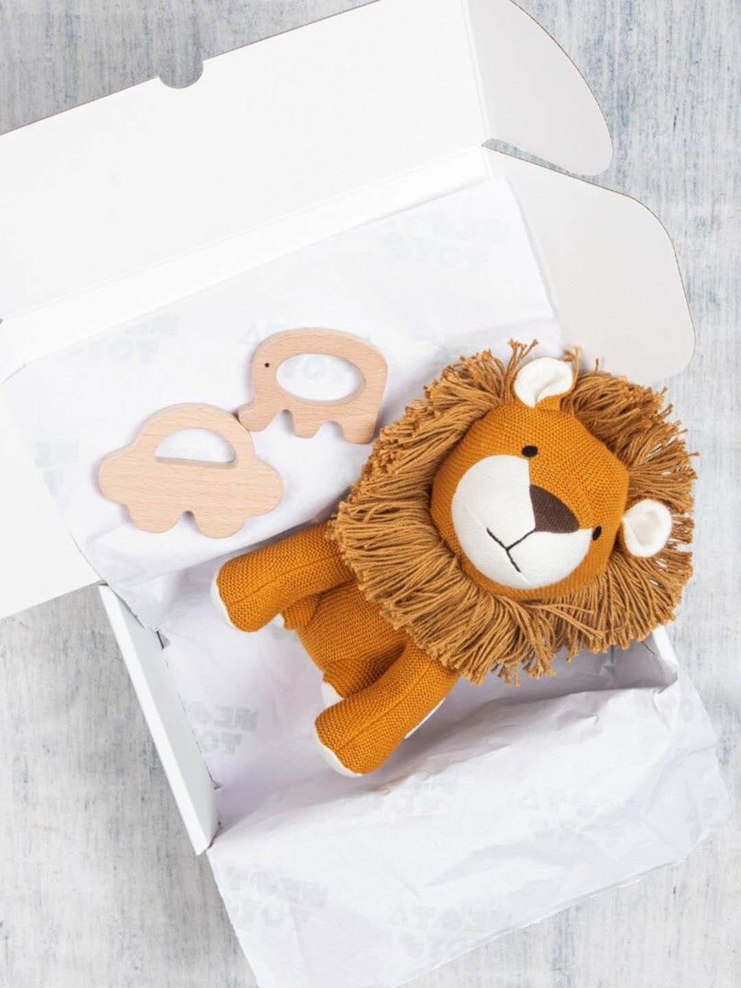 NESTA TOYS Newborn Gift Set Lion Plush Toy Wooden Elephant and Car Teether
