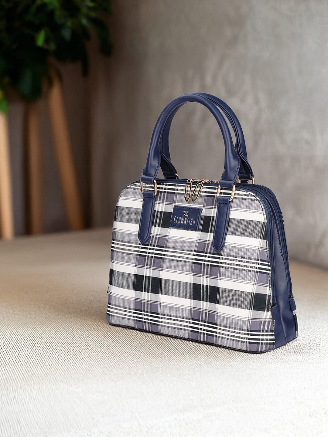 THE CLOWNFISH Women Andrea Checked Structured Leather Handheld Bag