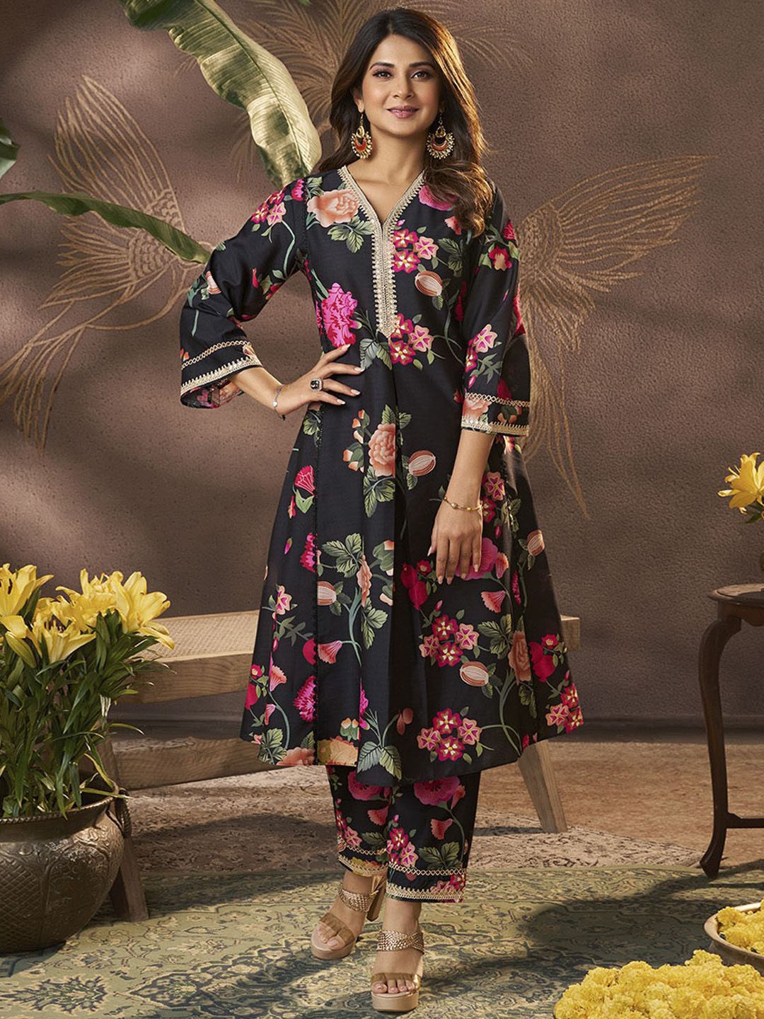 Bhama Couture Jennifer Winget Panelled Sequinned Cotton Silk Anarkali Kurta With Trouser