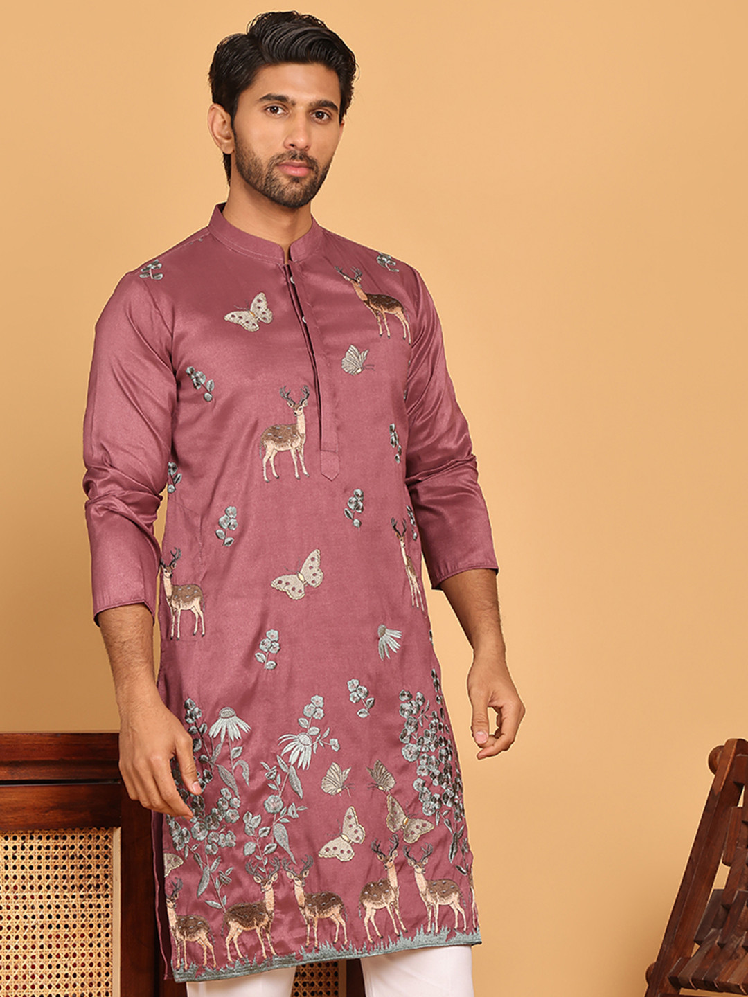 Jompers Mandarin Collar Animal Embroidered Silk Straight Kurta