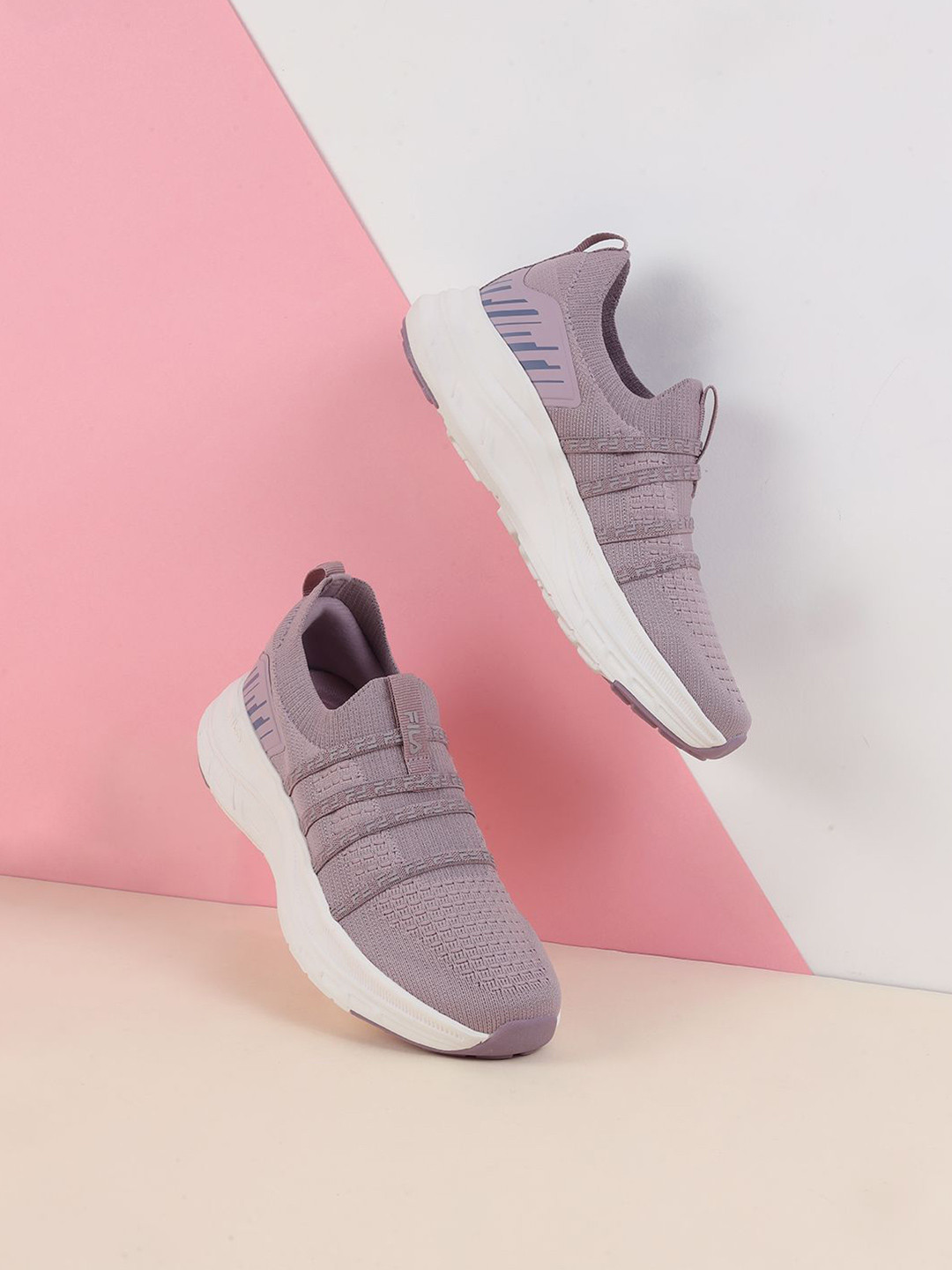 FILA EASE QUAD Women EASE QUAD Slip-On Walking Shoes