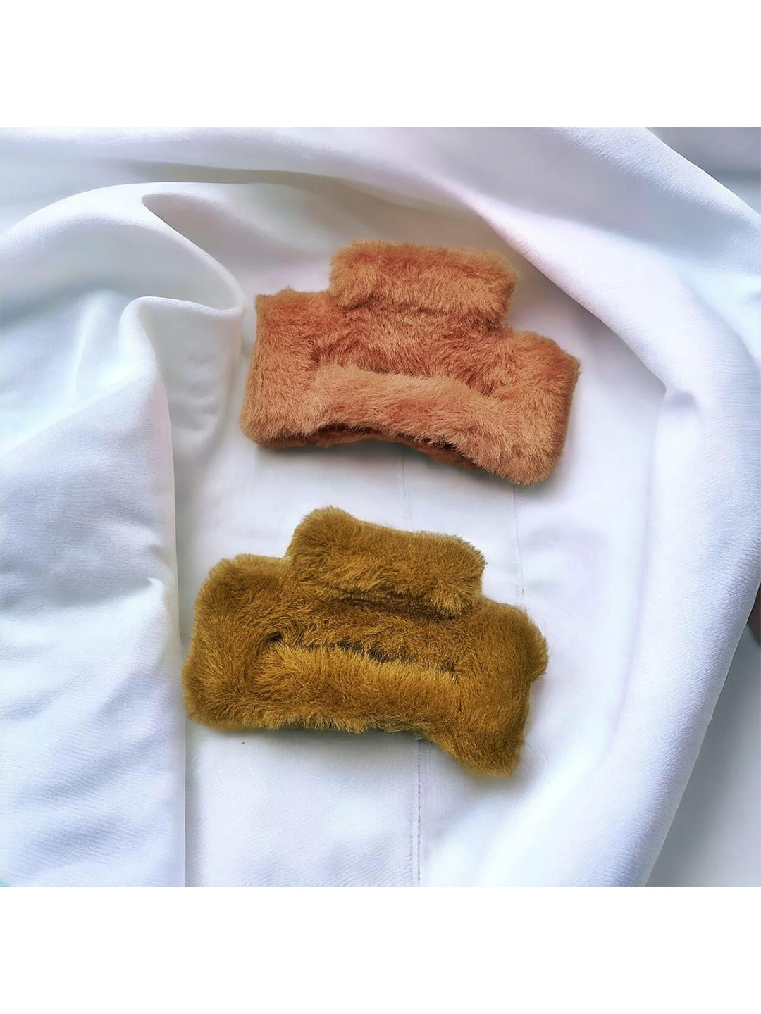 DN Creation Set Of 2 Assorted Faux Fur Claw Clips