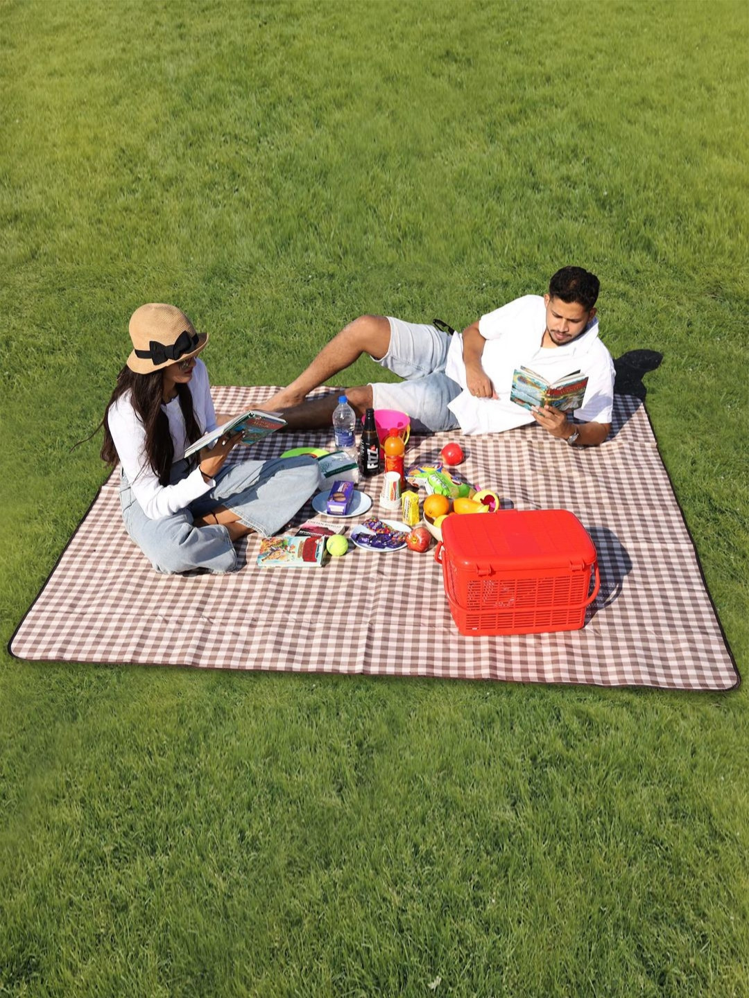 HOKIPO Brown & White Checked Foldable Waterproof Sand Proof Picnic Mat Blanket