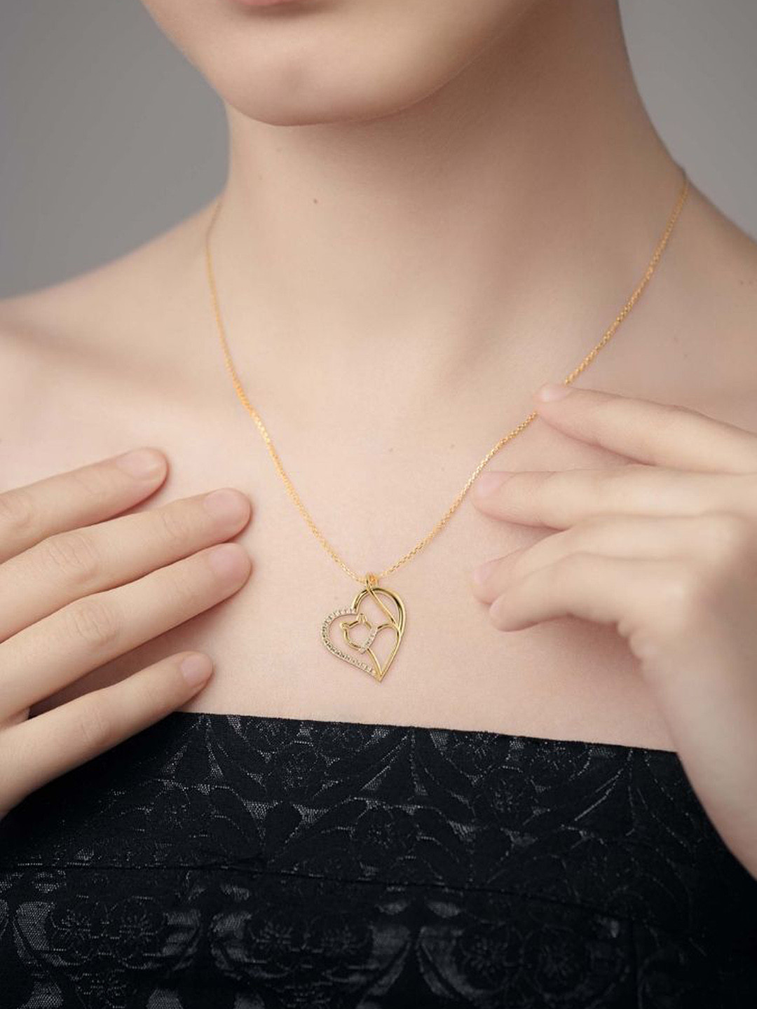 Emori Hello Kitty Lab Diamond Pendant in 18KT Gold