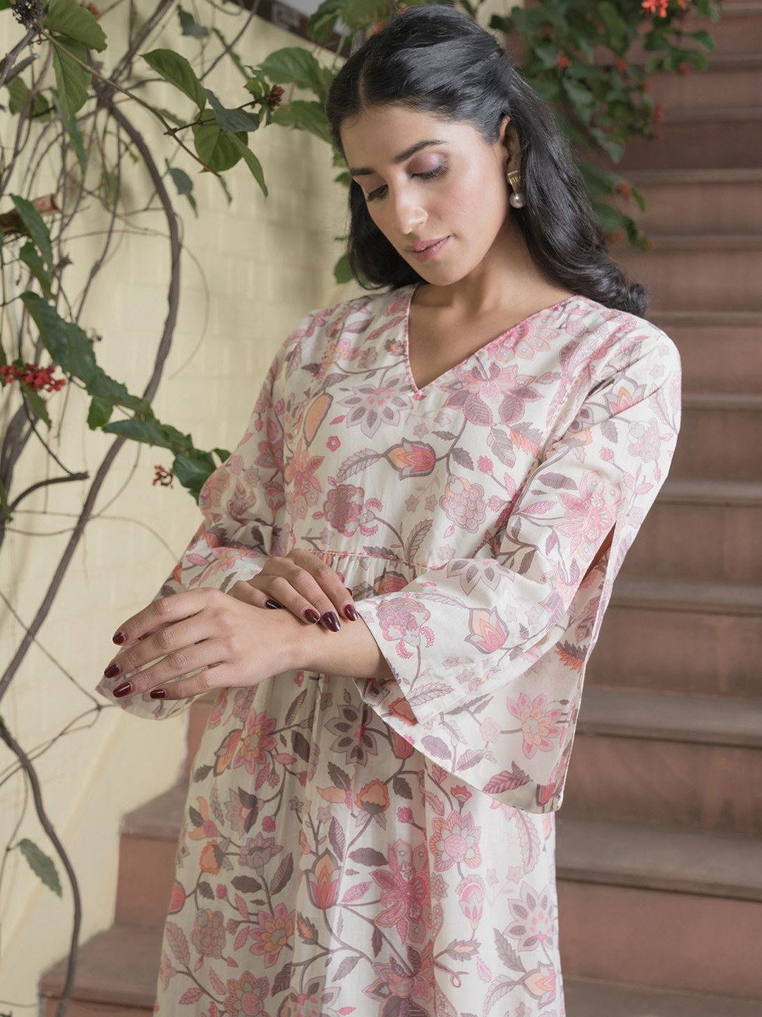 Sangria White And Pink Floral Printed Pleated Anarkali Pure Cotton Kurta With Trouser