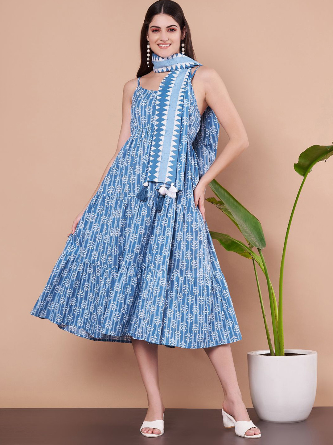 JAPER KURTI Women Floral Printed Cotton Fit & Flare Midi Dress with Scarf