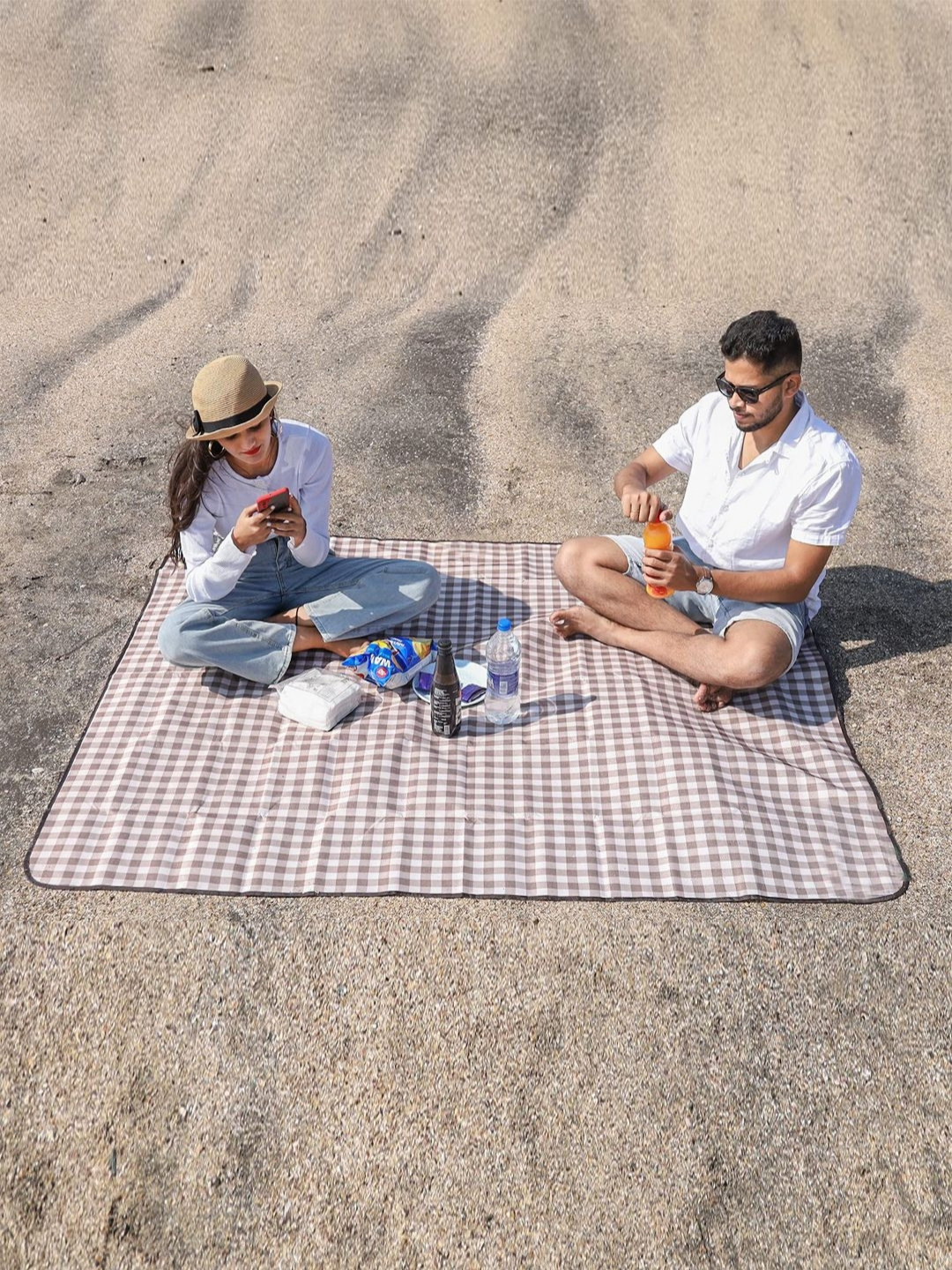 HOKIPO Brown & White Checked Waterproof Backing Camping & Outdoor Foldable Mat