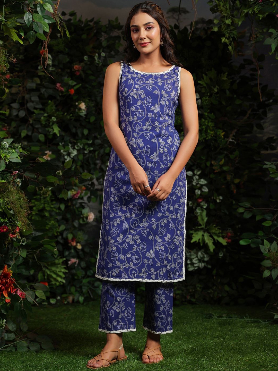 Anayna Floral Printed Boat Neck Straight Pure Cotton Kurta With Trousers - Kurta Sets for Women 32630278 | Myntra