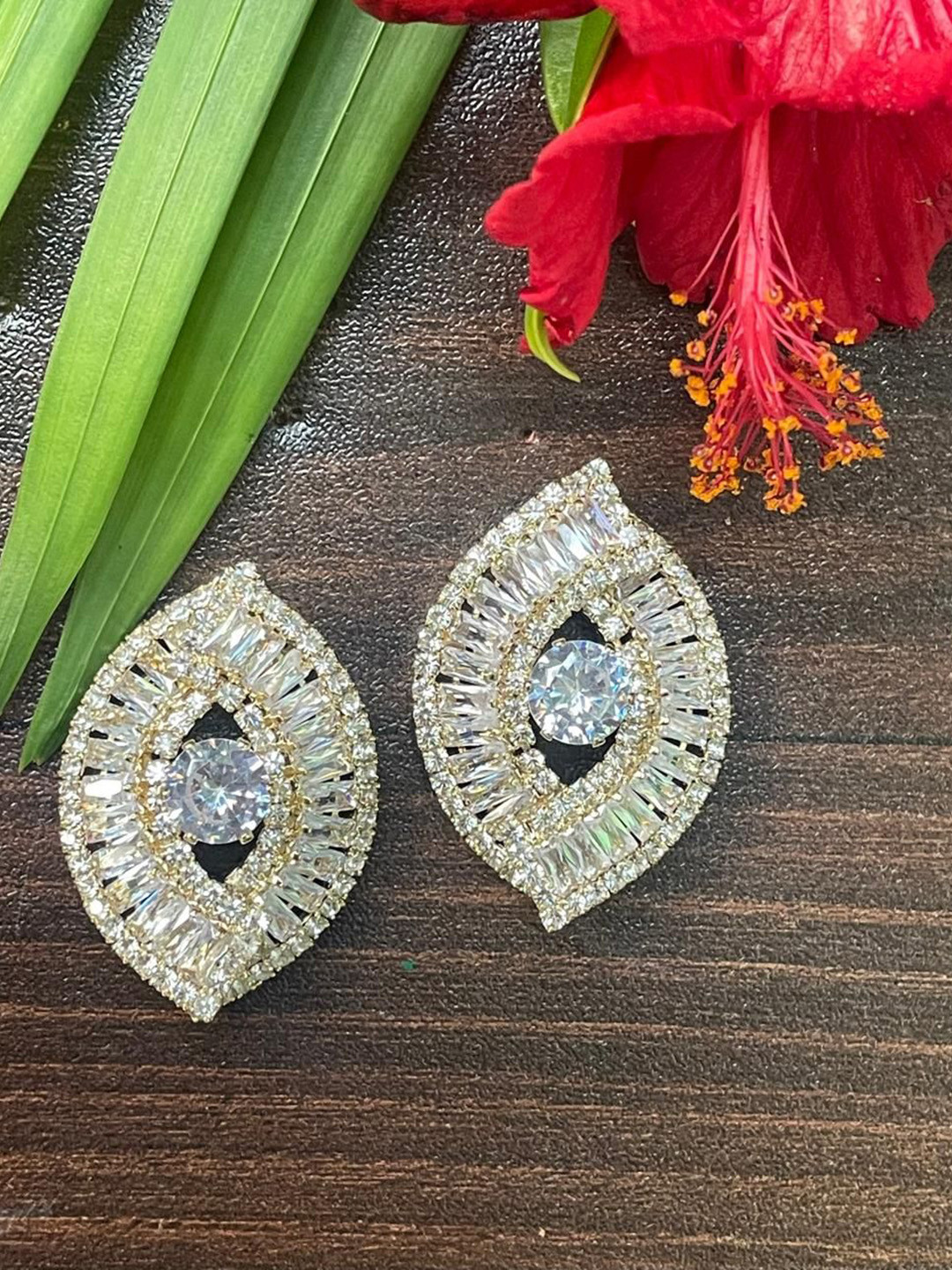 MONI LIFESTYLE Artificial Stones Studded Contemporary Studs