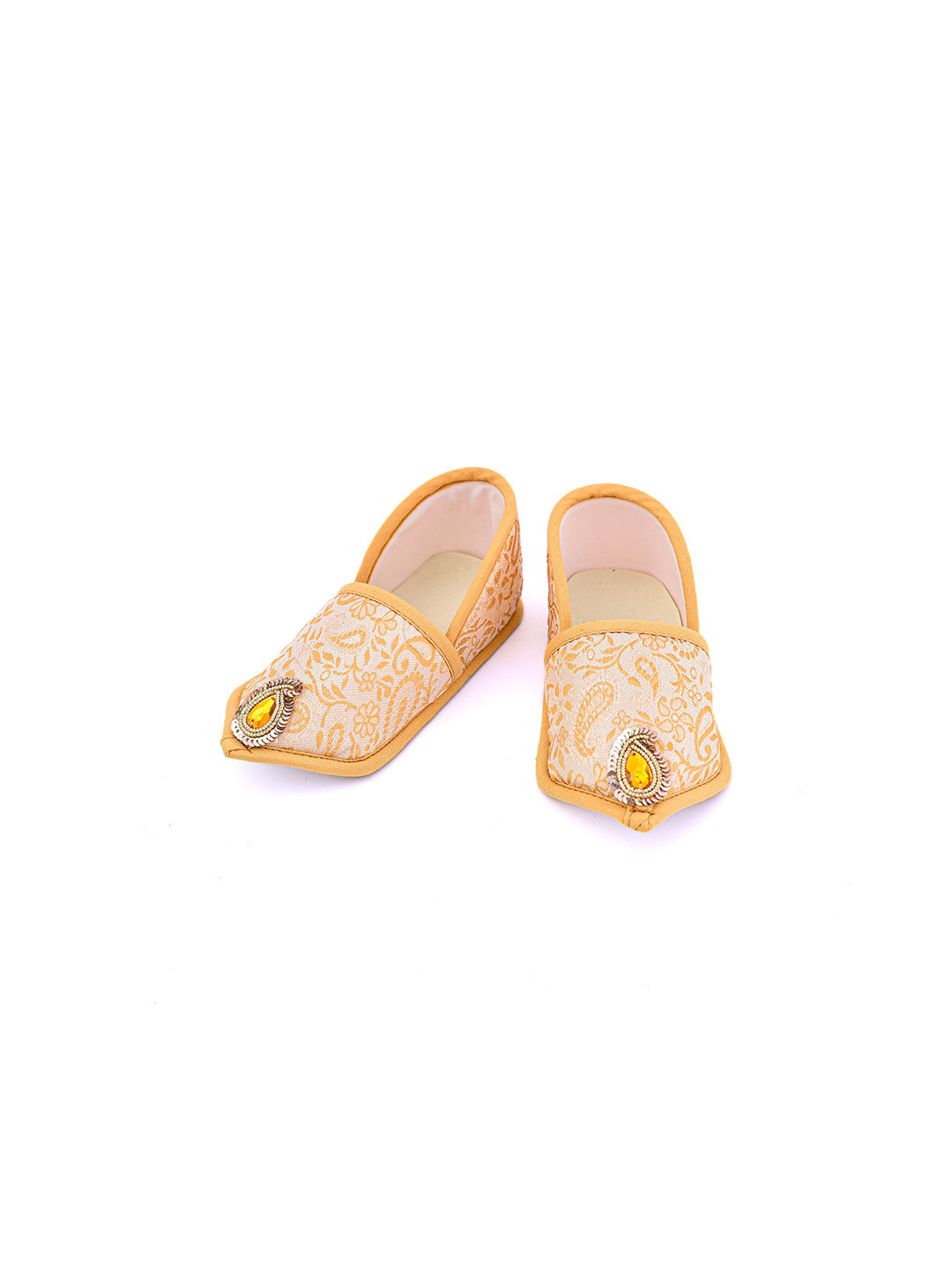 Daizy Boys Embellished With Ethnic Thread Work Golden Mojaris