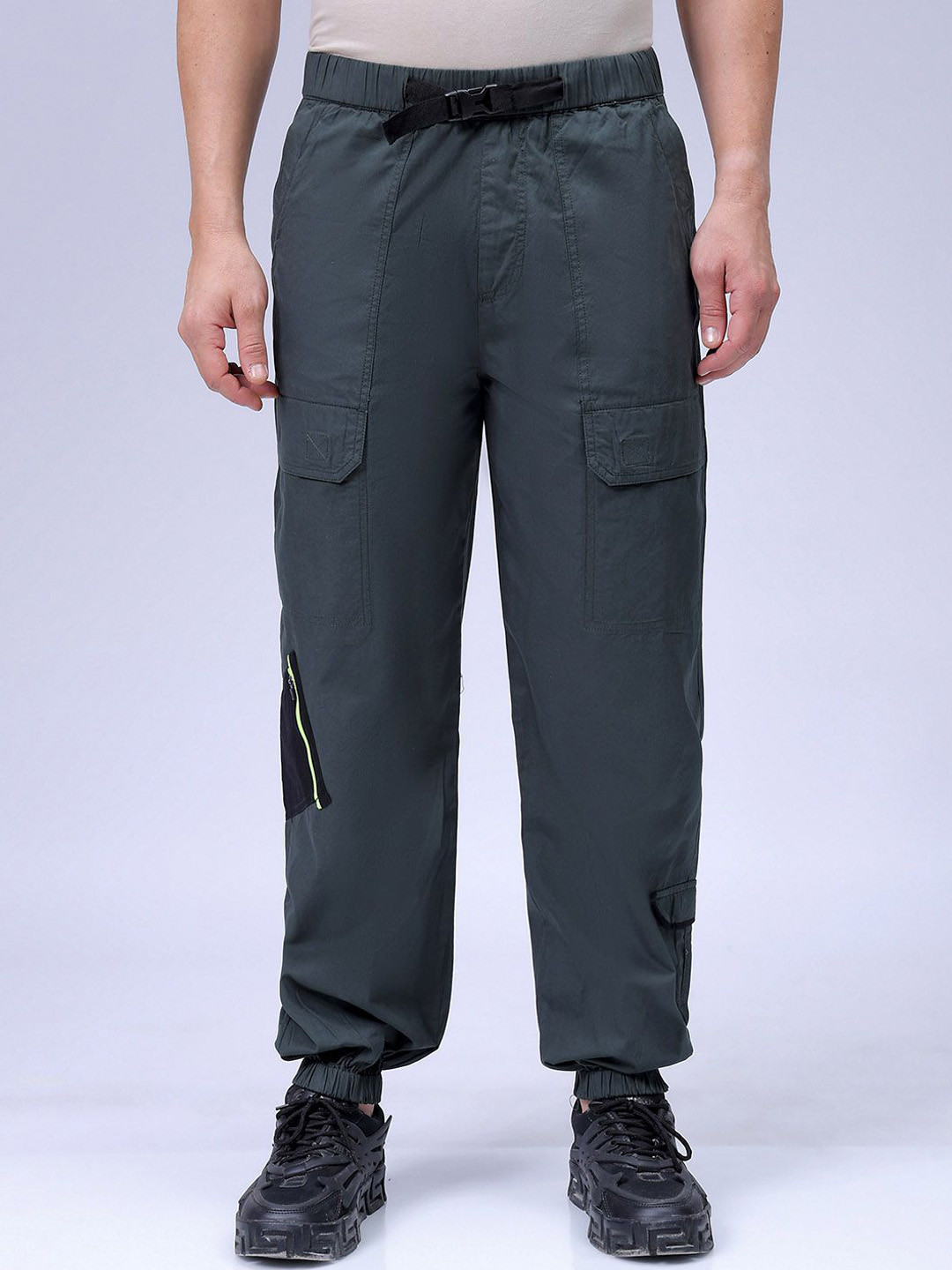 The Indian Garage Co Men Loose Fit Mid-Rise Pure Cotton Zipper Jogger