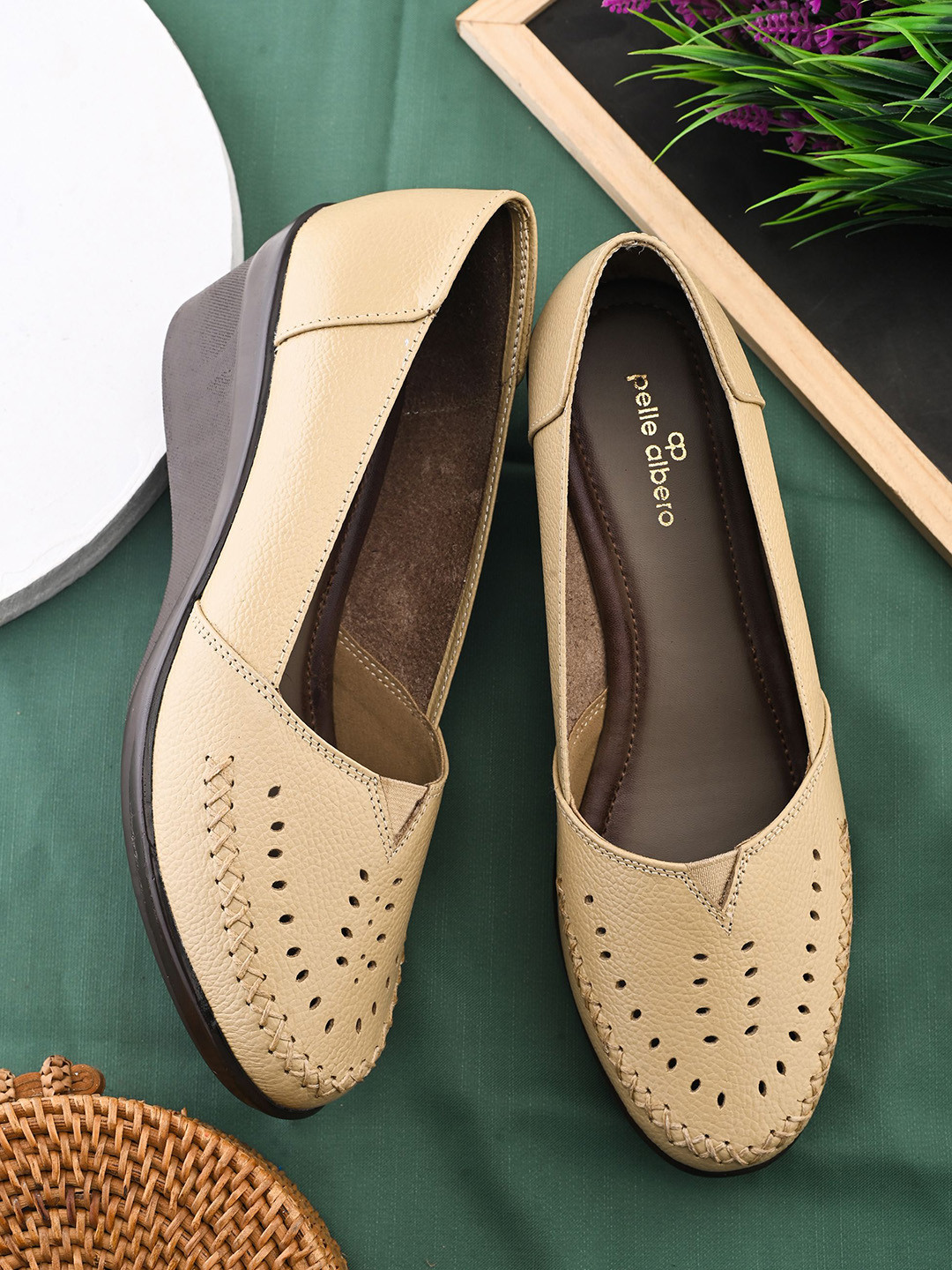 pelle albero Women Leather Wedge Heels with Laser Cuts